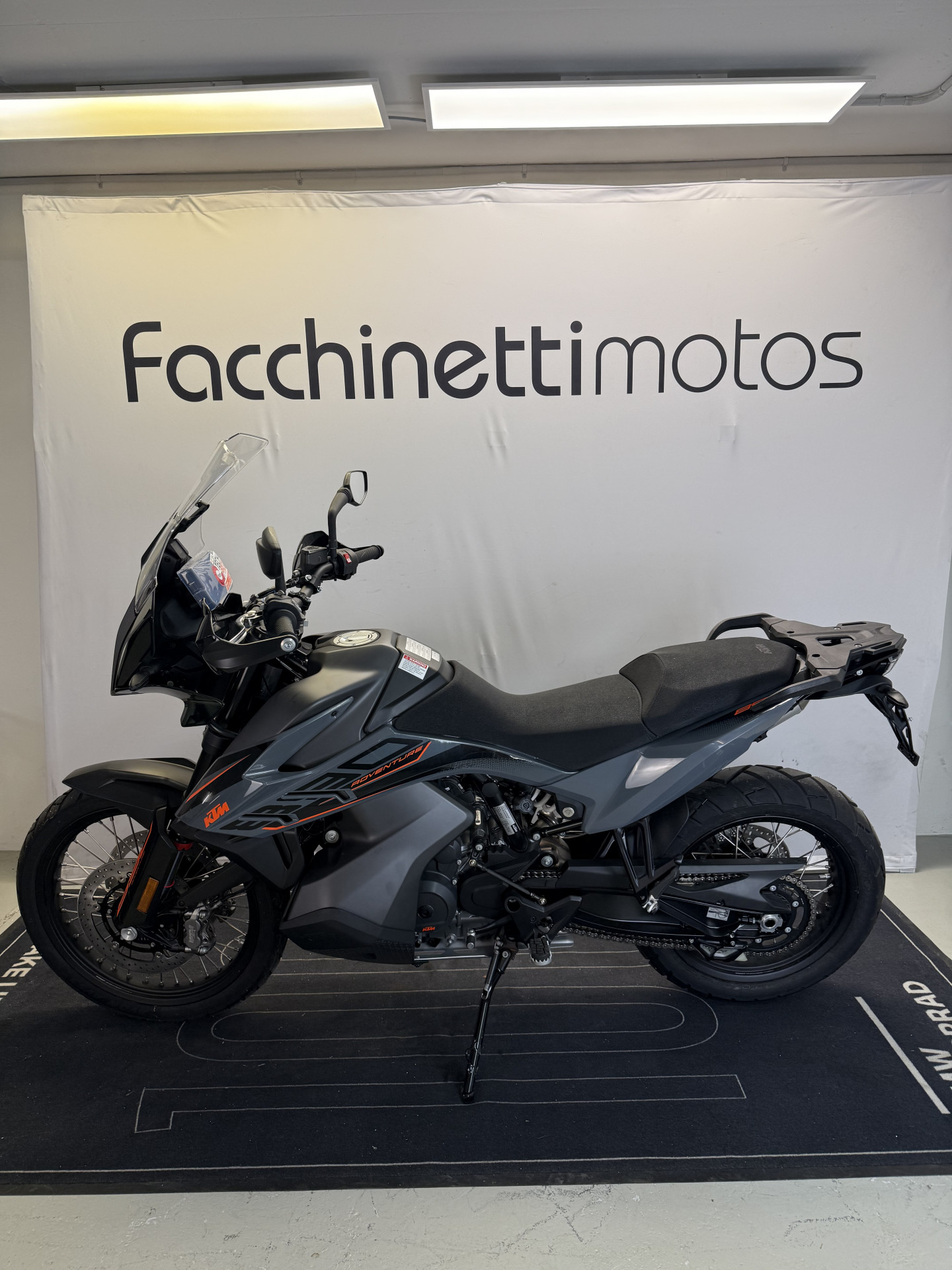 KTM 890 Adventure-image-3