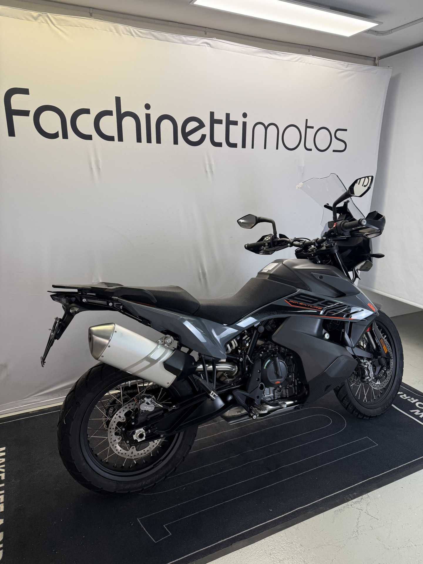 KTM 890 Adventure-image-4