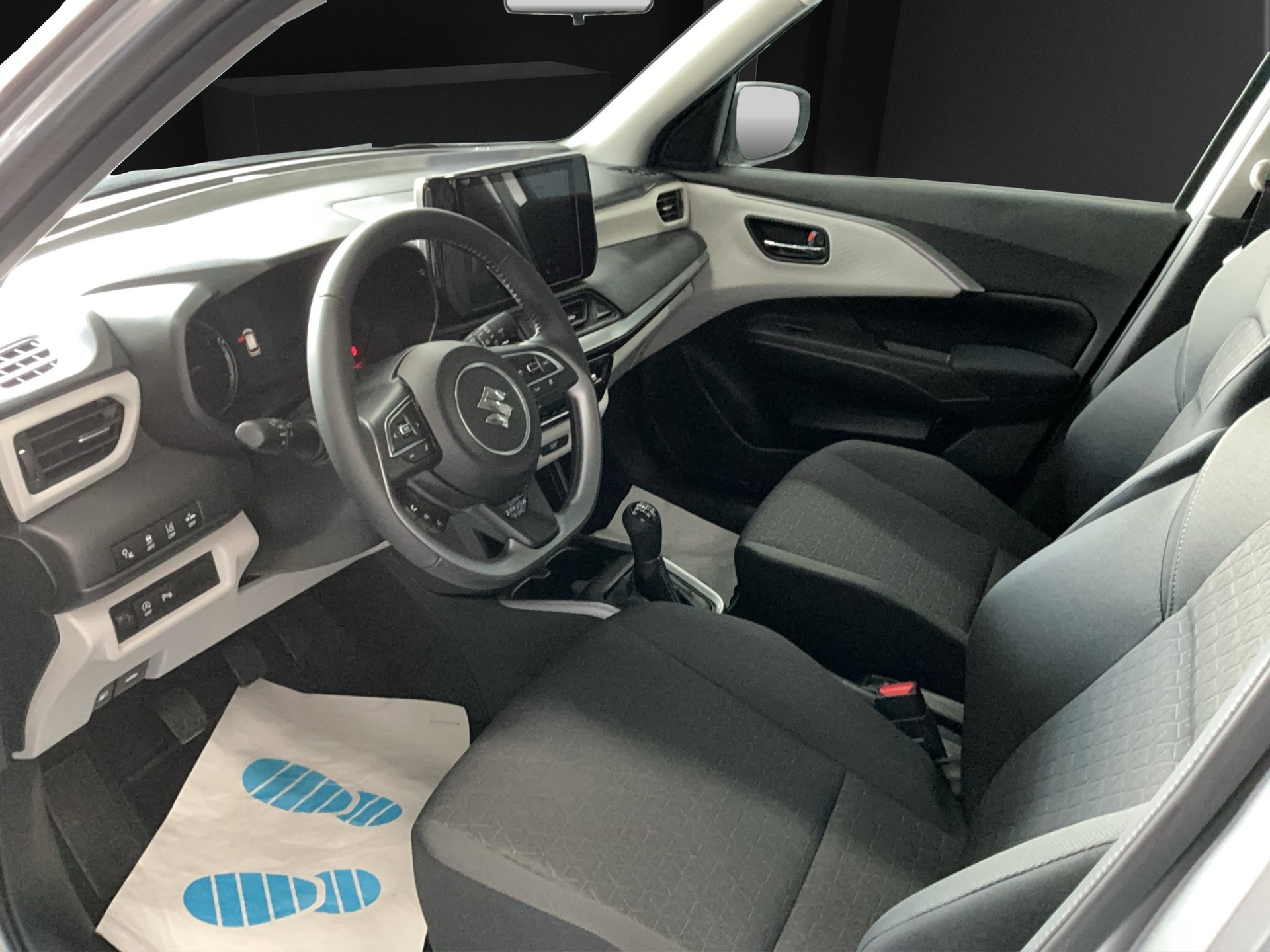 SUZUKI Swift 1.2 Sakura Top Hybrid 4x4-image-9