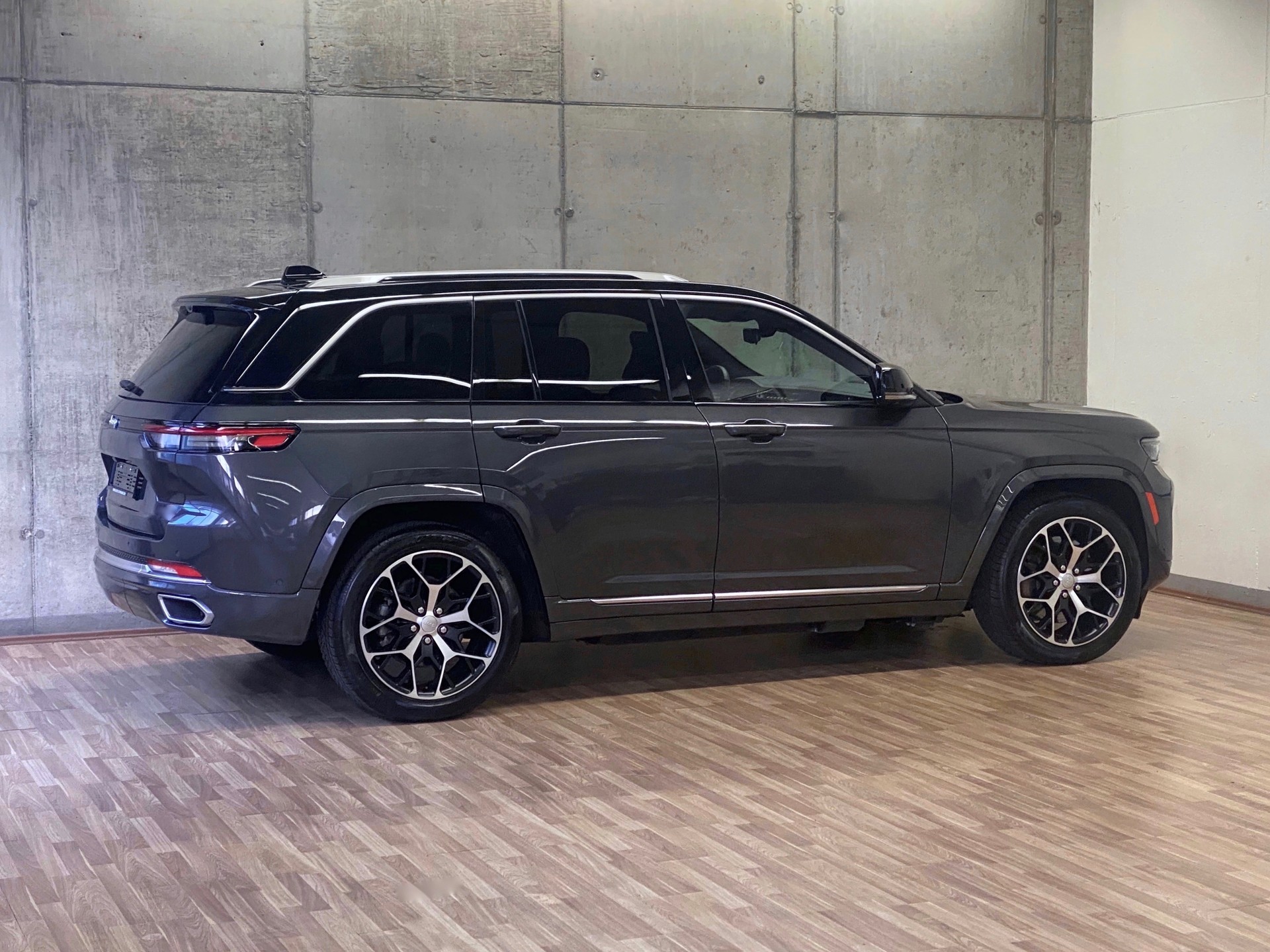 JEEP Grand Cherokee 2.0 *Plug-in-Hybrid*Swiss*Summit*Reserve*4xe*-showroom-element-2