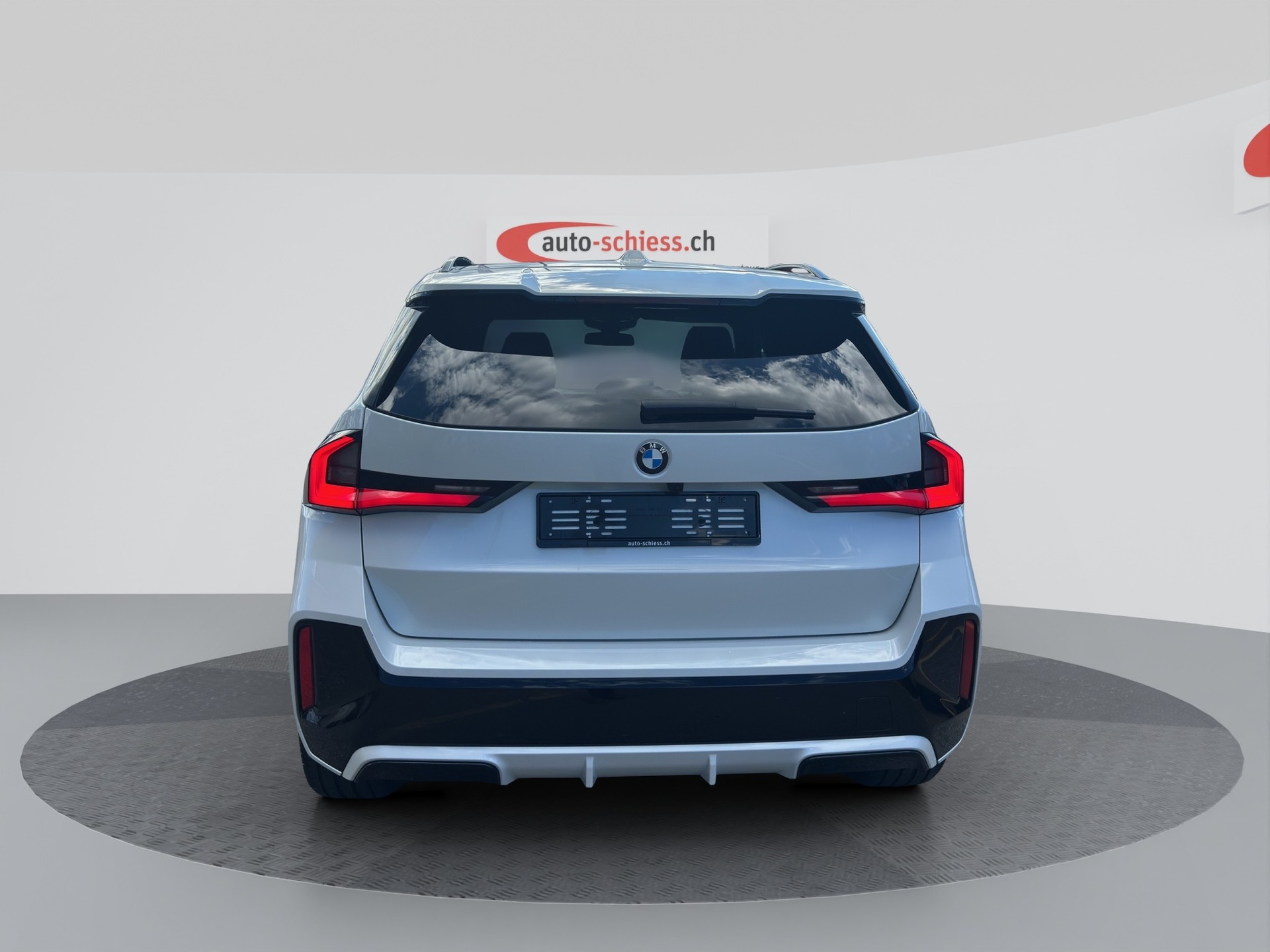 BMW X1 xDrive 23d 48V M Sport Shadow Line-showroom-element-2
