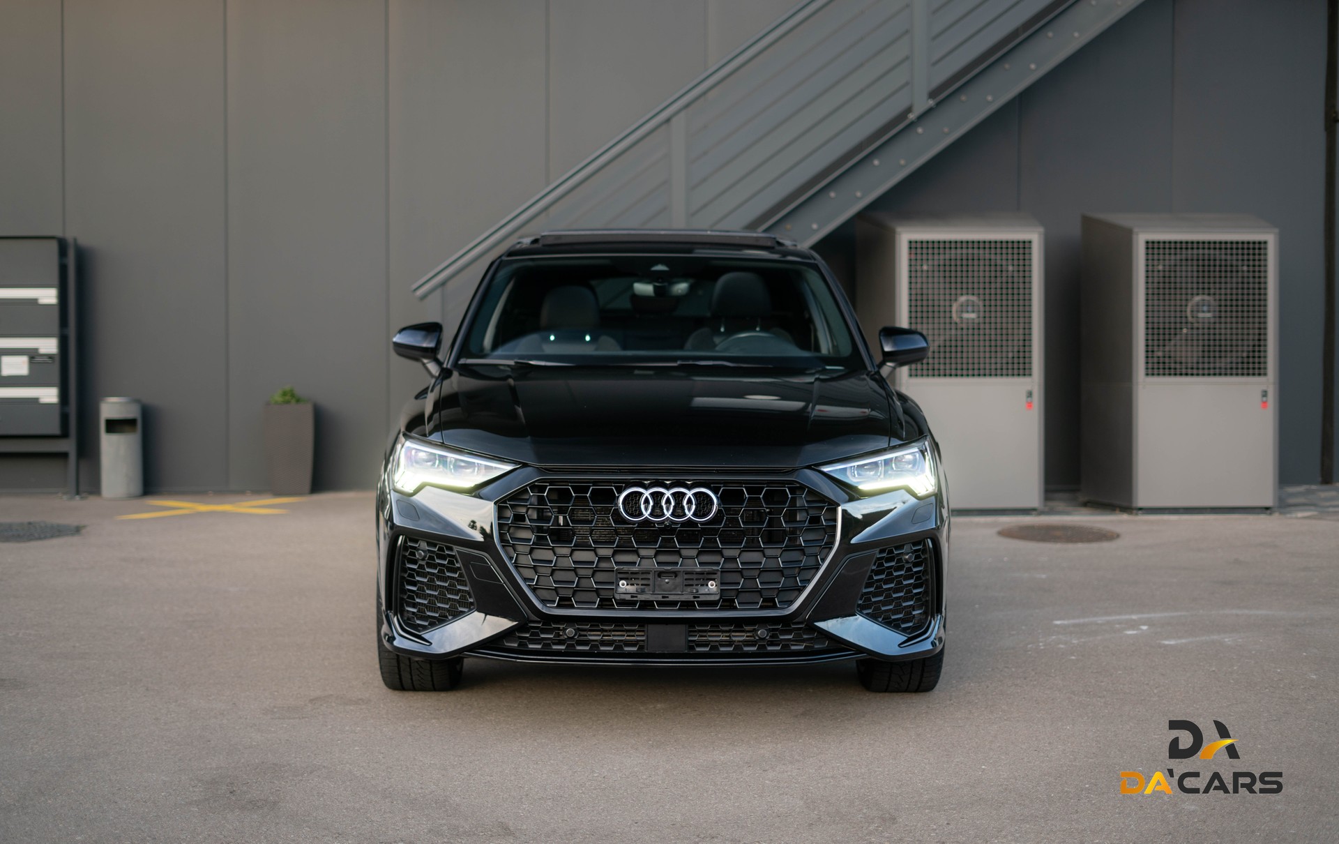 AUDI RS Q3 Sportback quattro S tronic-showroom-element-1