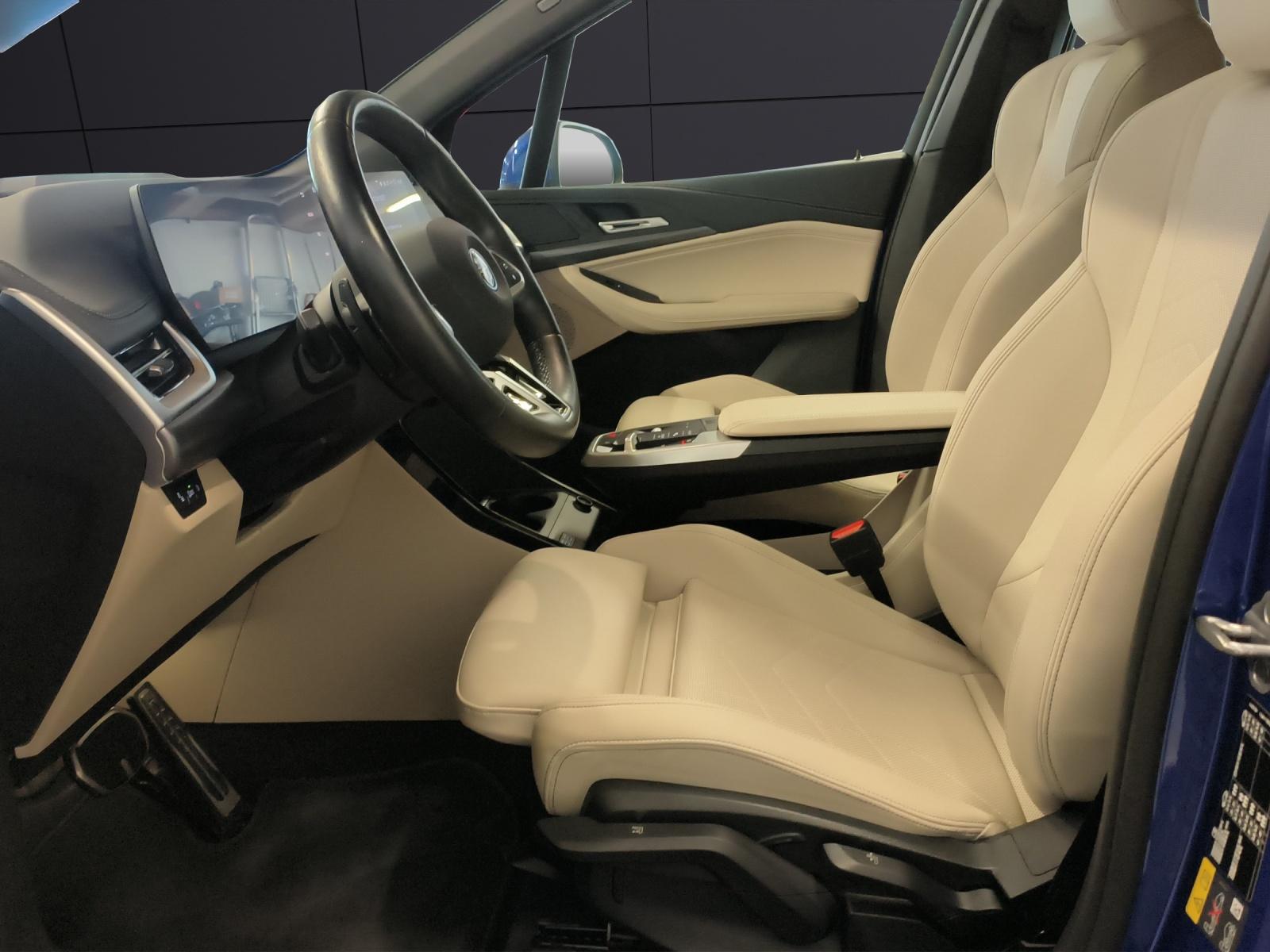 BMW 2er Reihe U06 Active Tourer 225e xDrive paddles-image-11