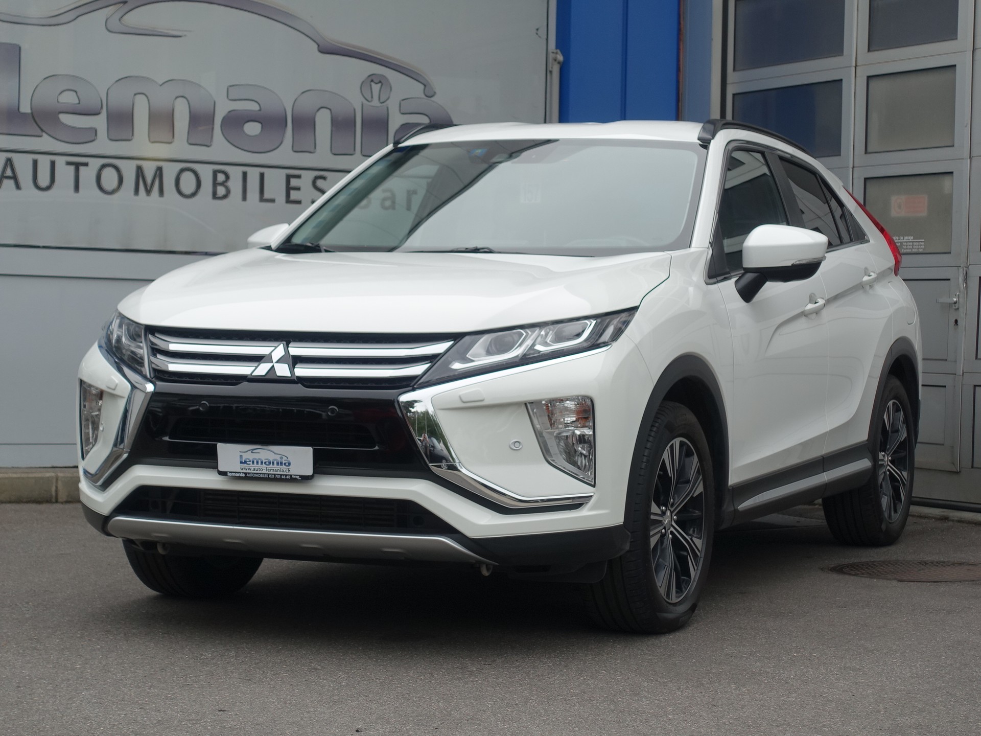 MITSUBISHI Eclipse Cross 1.5 T-Mivec Style 4WD CVT-showroom-element-1