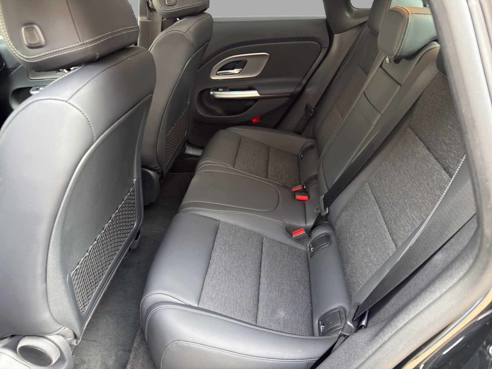 MERCEDES-BENZ CLA 350 4M - EQ - 85 kWh / Advanced Plus Paket / Smartphone Integration-image-13