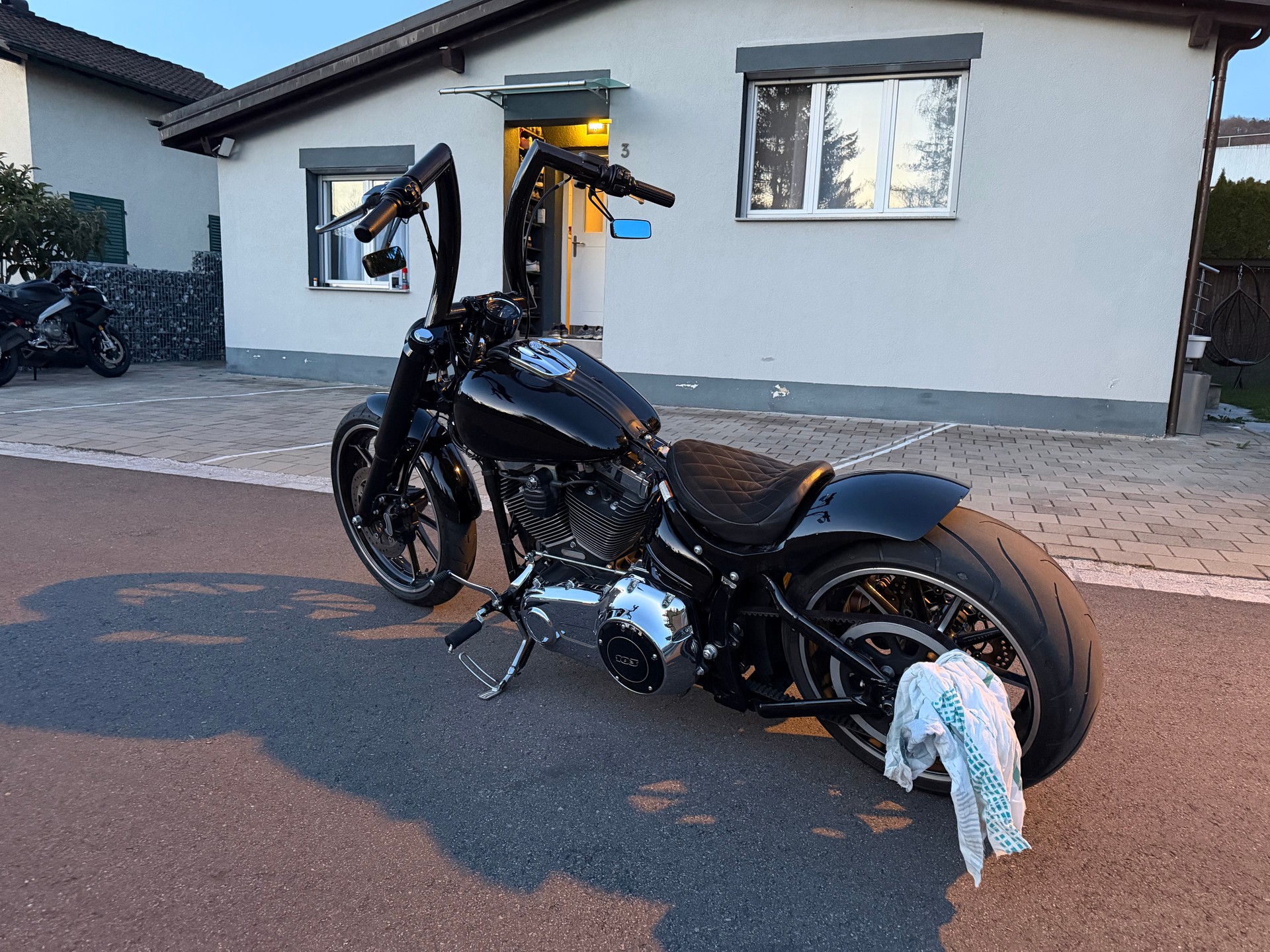 HARLEY-DAVIDSON Breakout 103-image-6