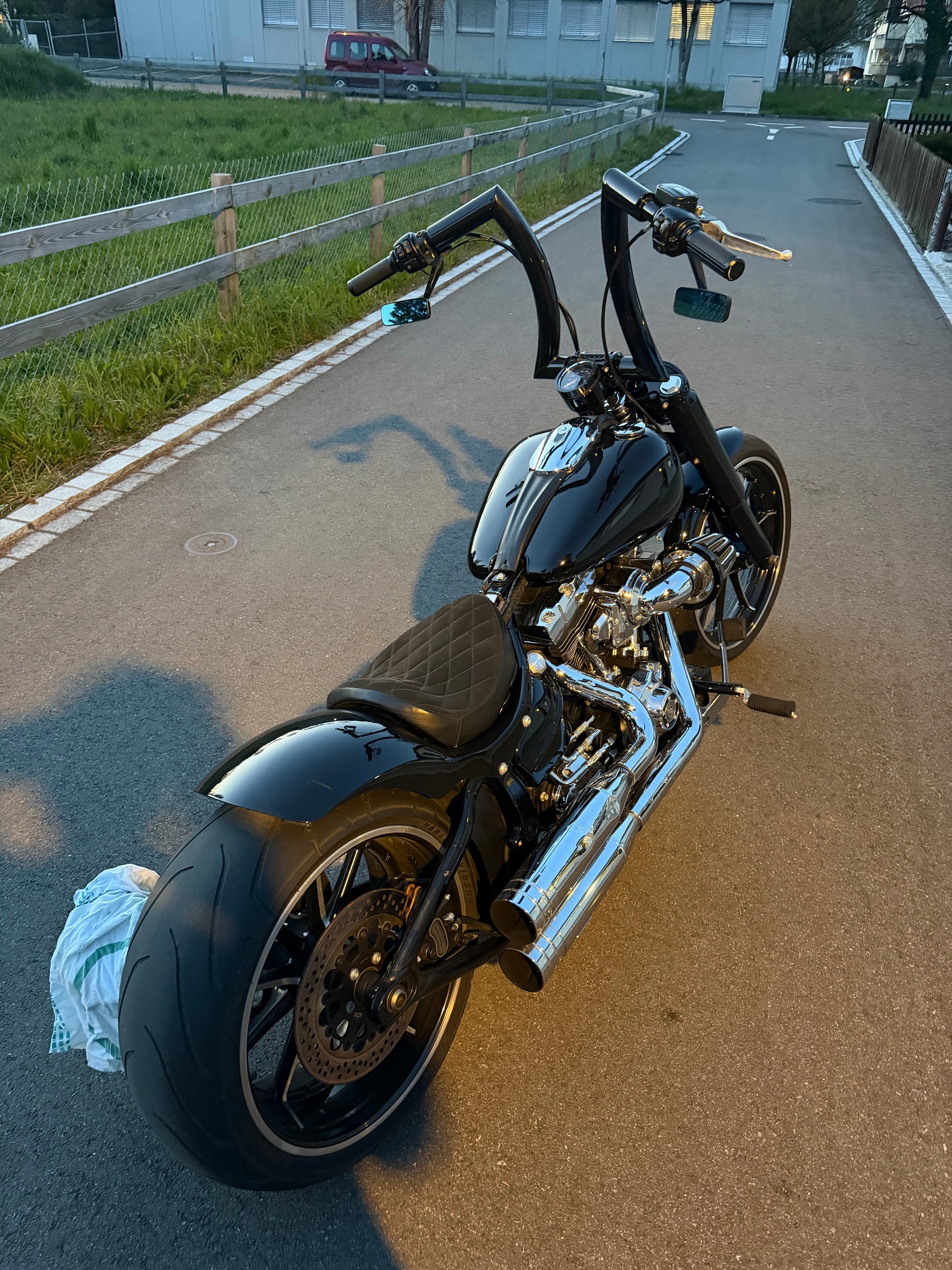 HARLEY-DAVIDSON Breakout 103-image-11