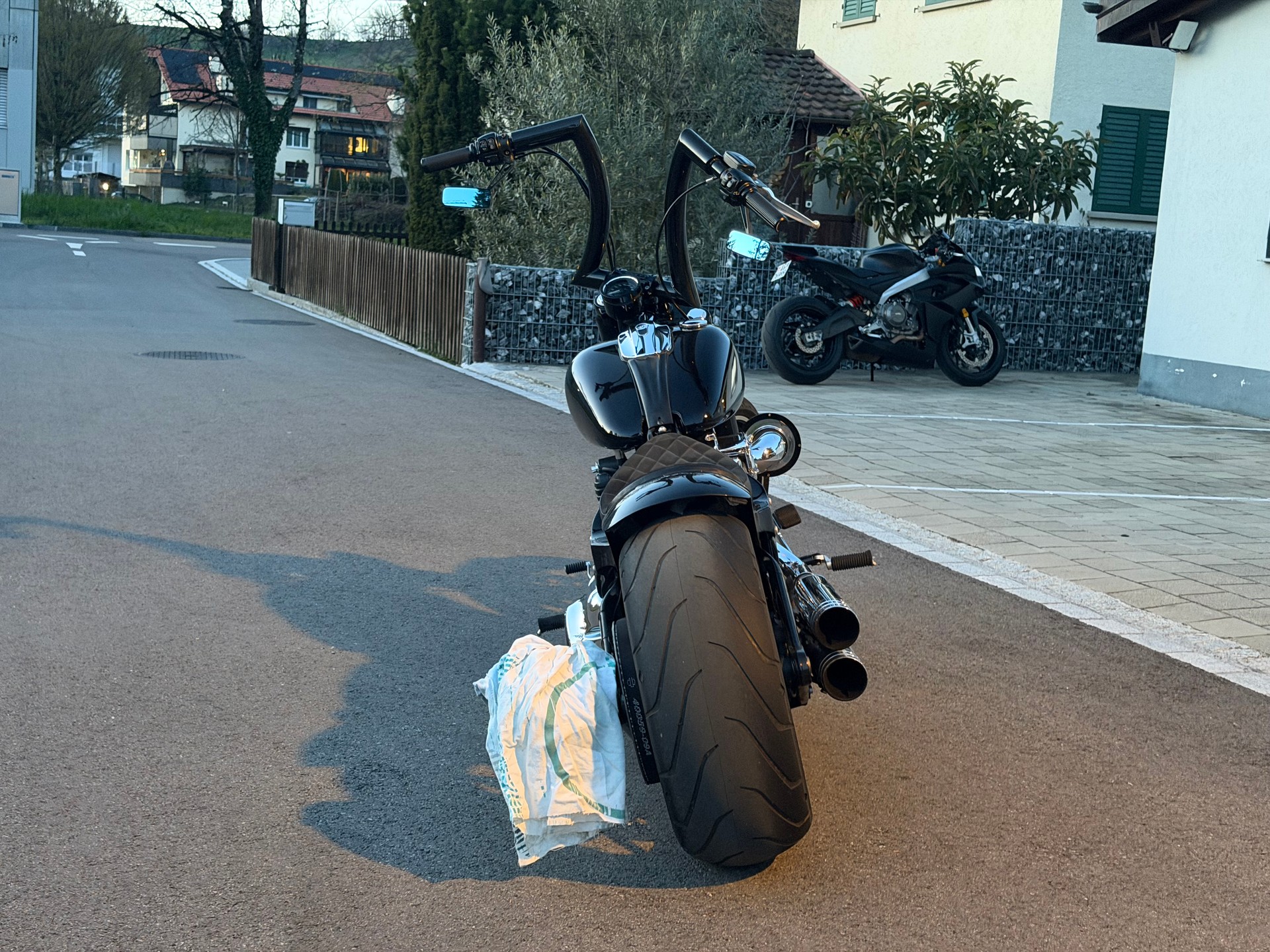 HARLEY-DAVIDSON Breakout 103-image-1