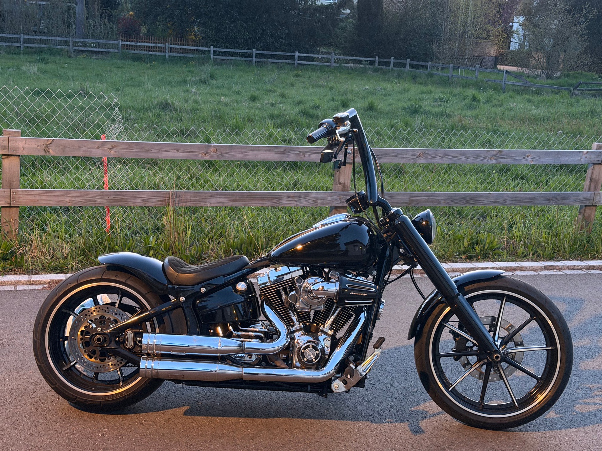 HARLEY-DAVIDSON Breakout 103-image-3
