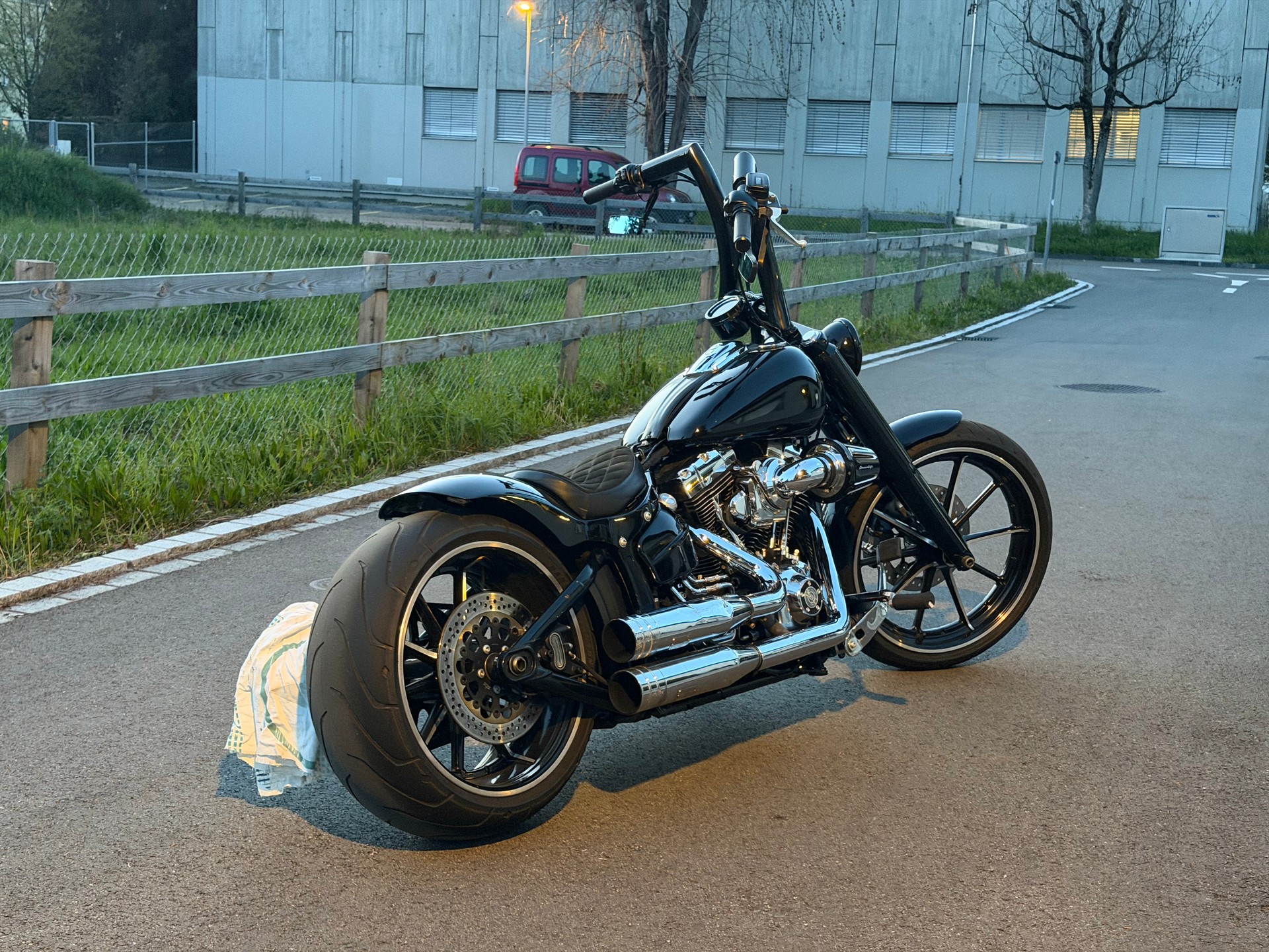 HARLEY-DAVIDSON Breakout 103-image-0