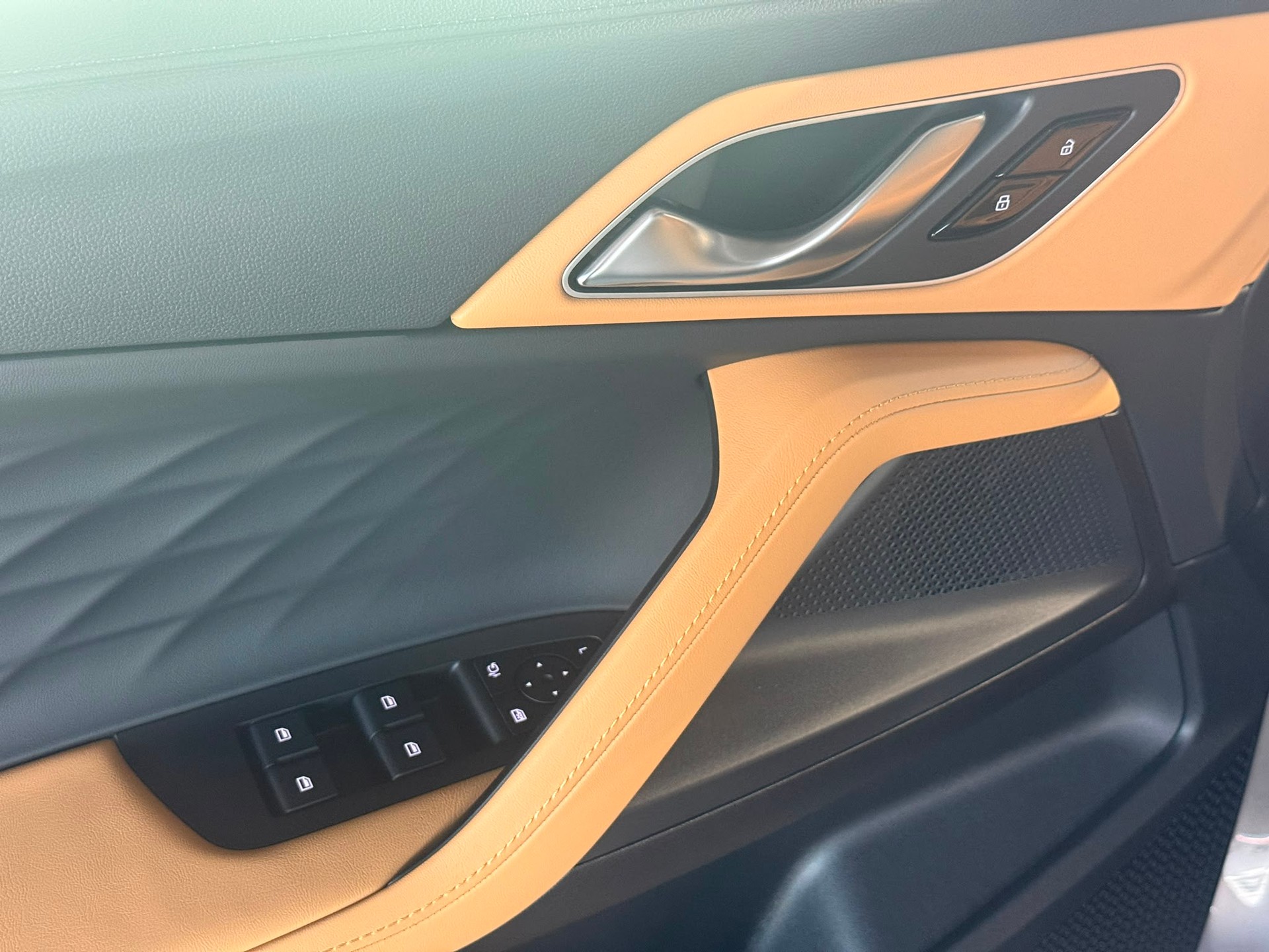 MG HS 1.5 T HEV Luxury-image-18