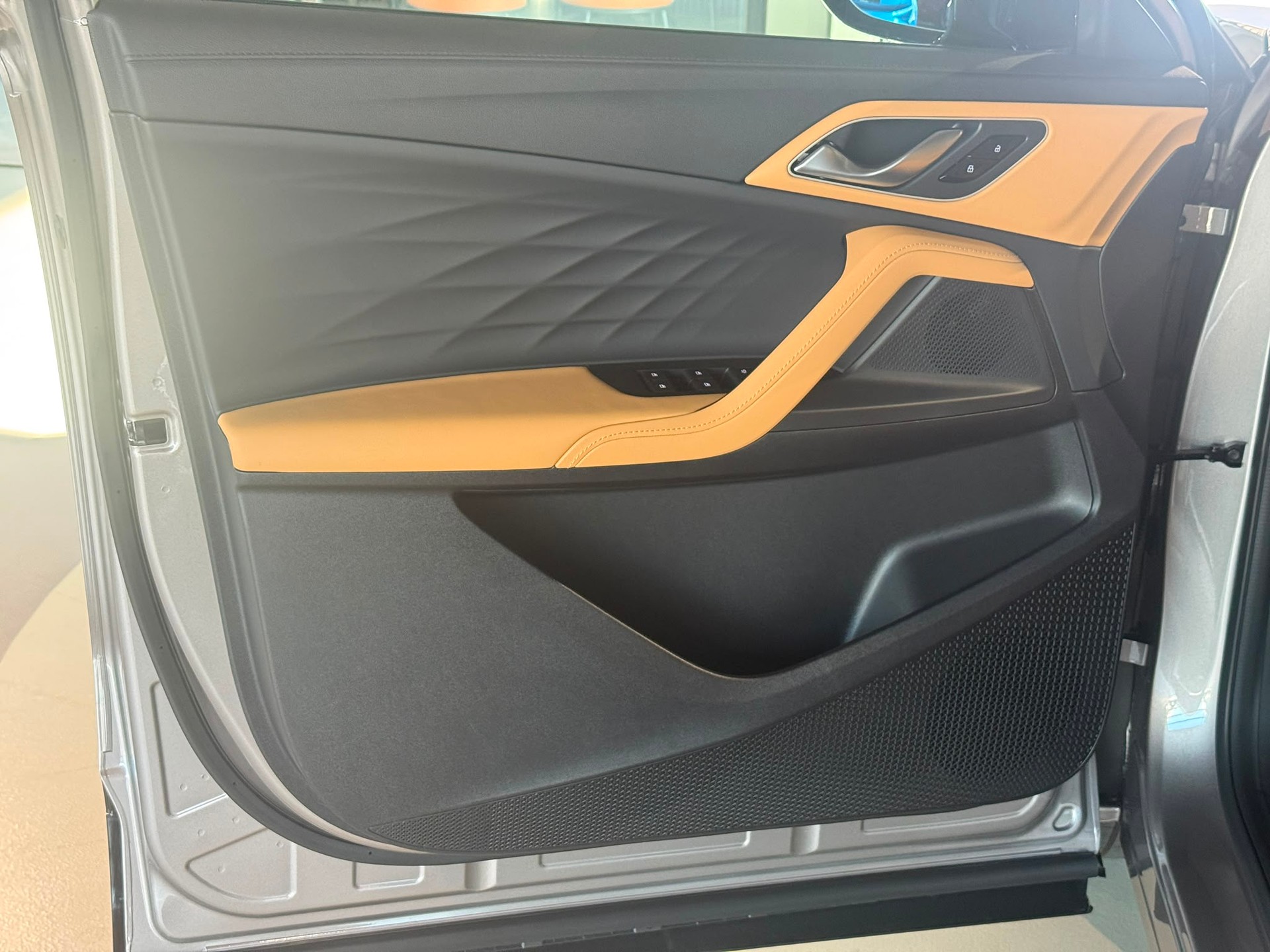 MG HS 1.5 T HEV Luxury-image-17