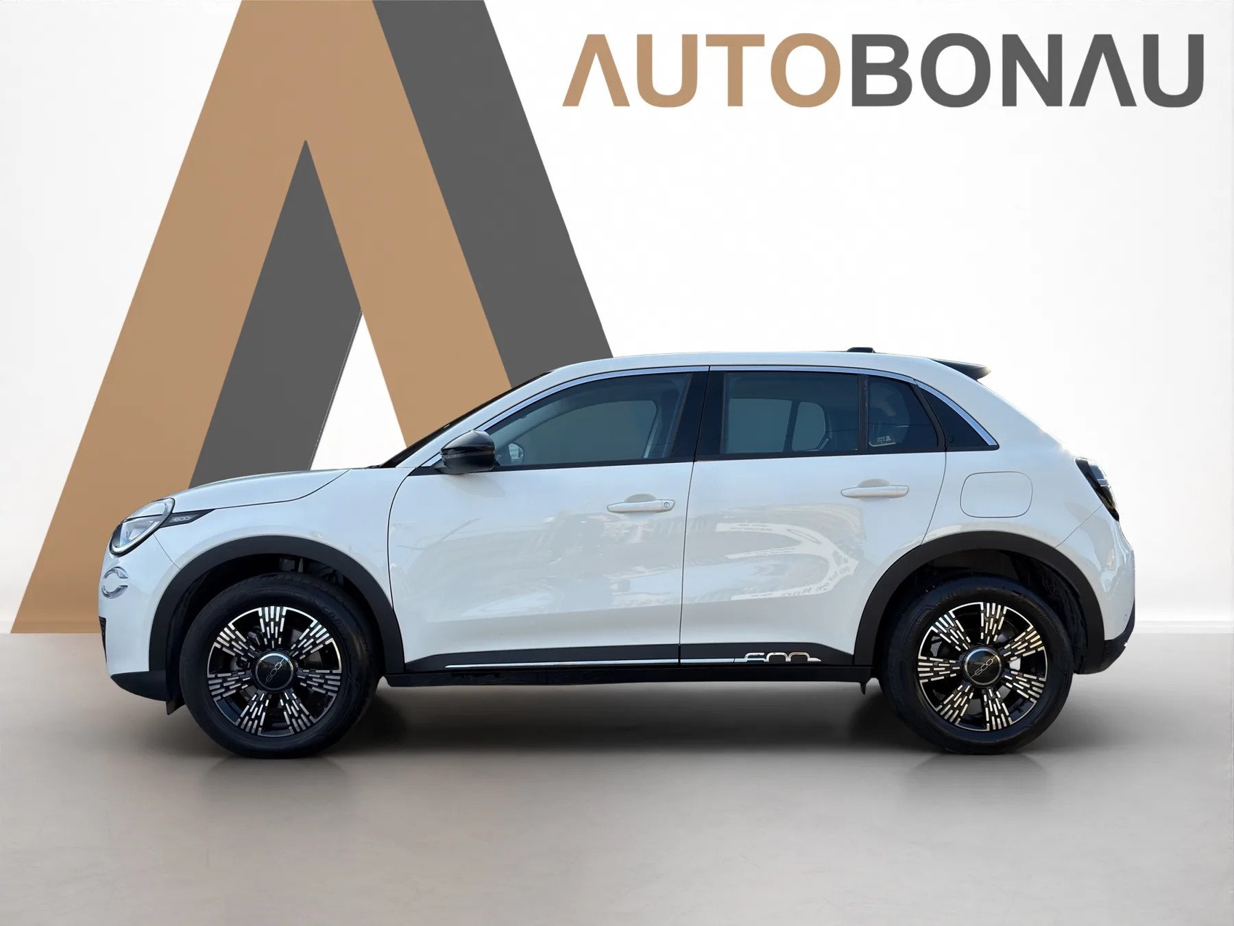 FIAT 600 1.2 Hybrid 145 Cult-showroom-element-1