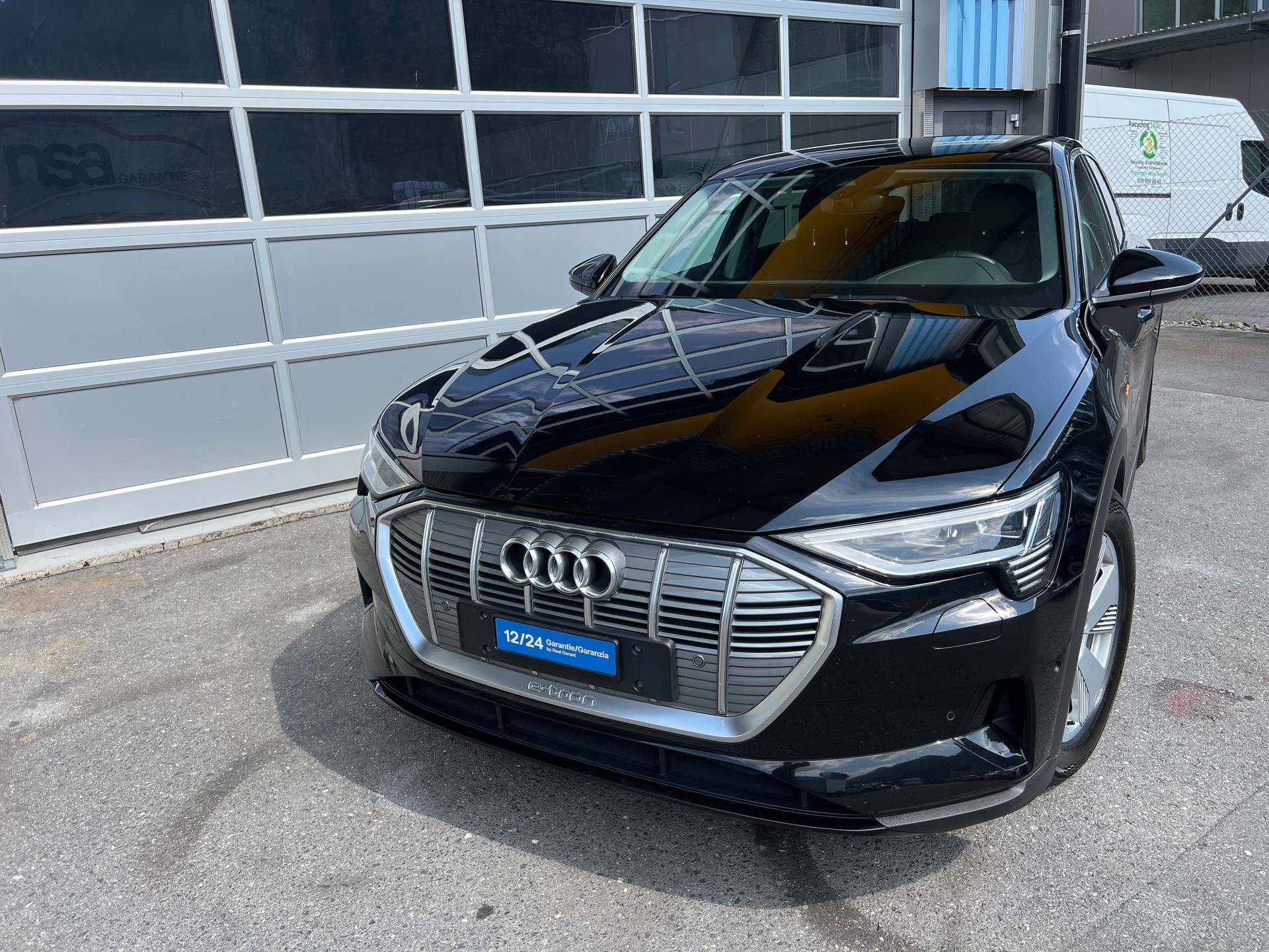 AUDI e-tron 55 quattro *** PS 360 * frisch ab MFK ***-showroom-element-2