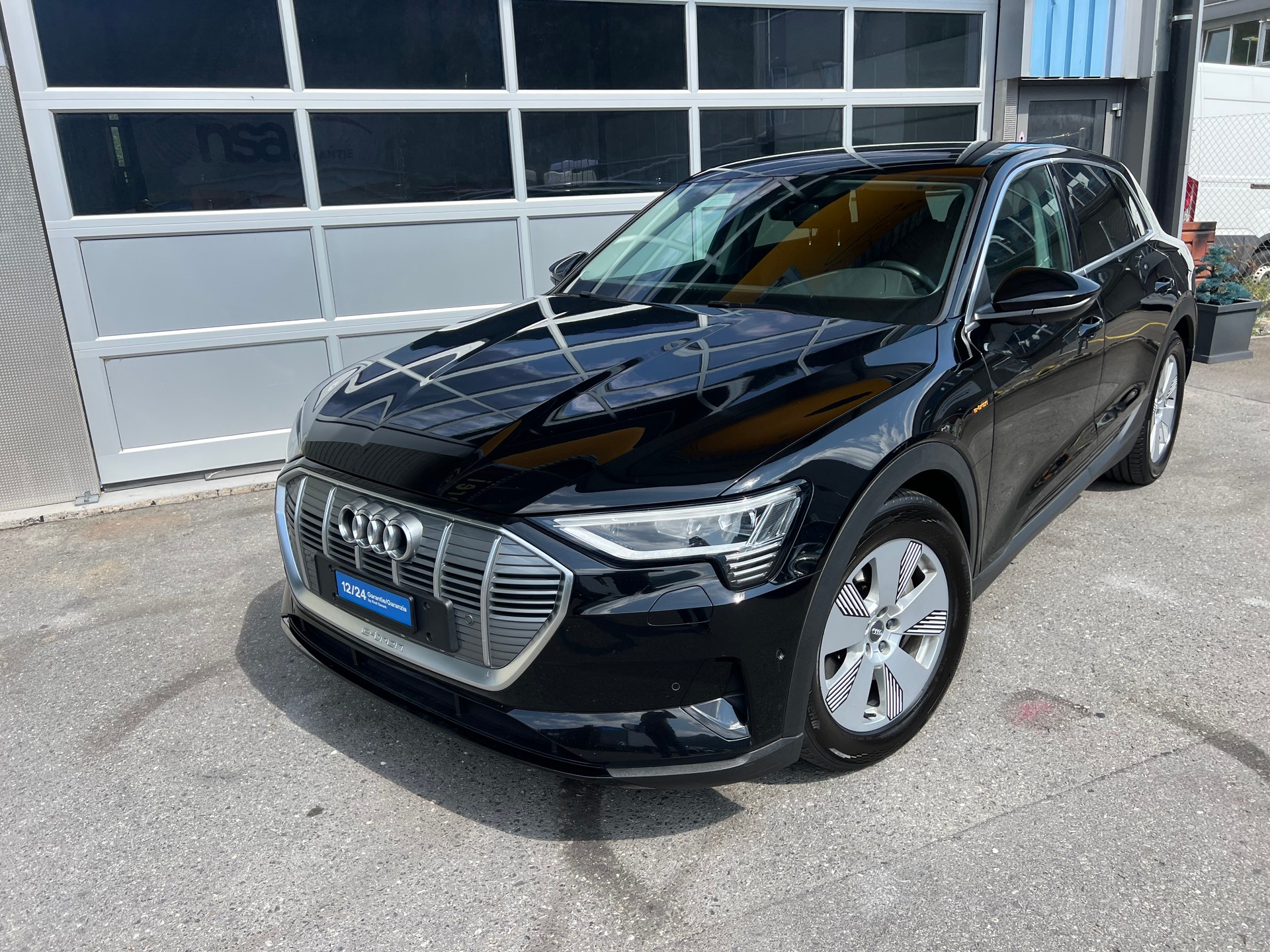 AUDI e-tron 55 quattro *** PS 360 * frisch ab MFK ***-showroom-element-1