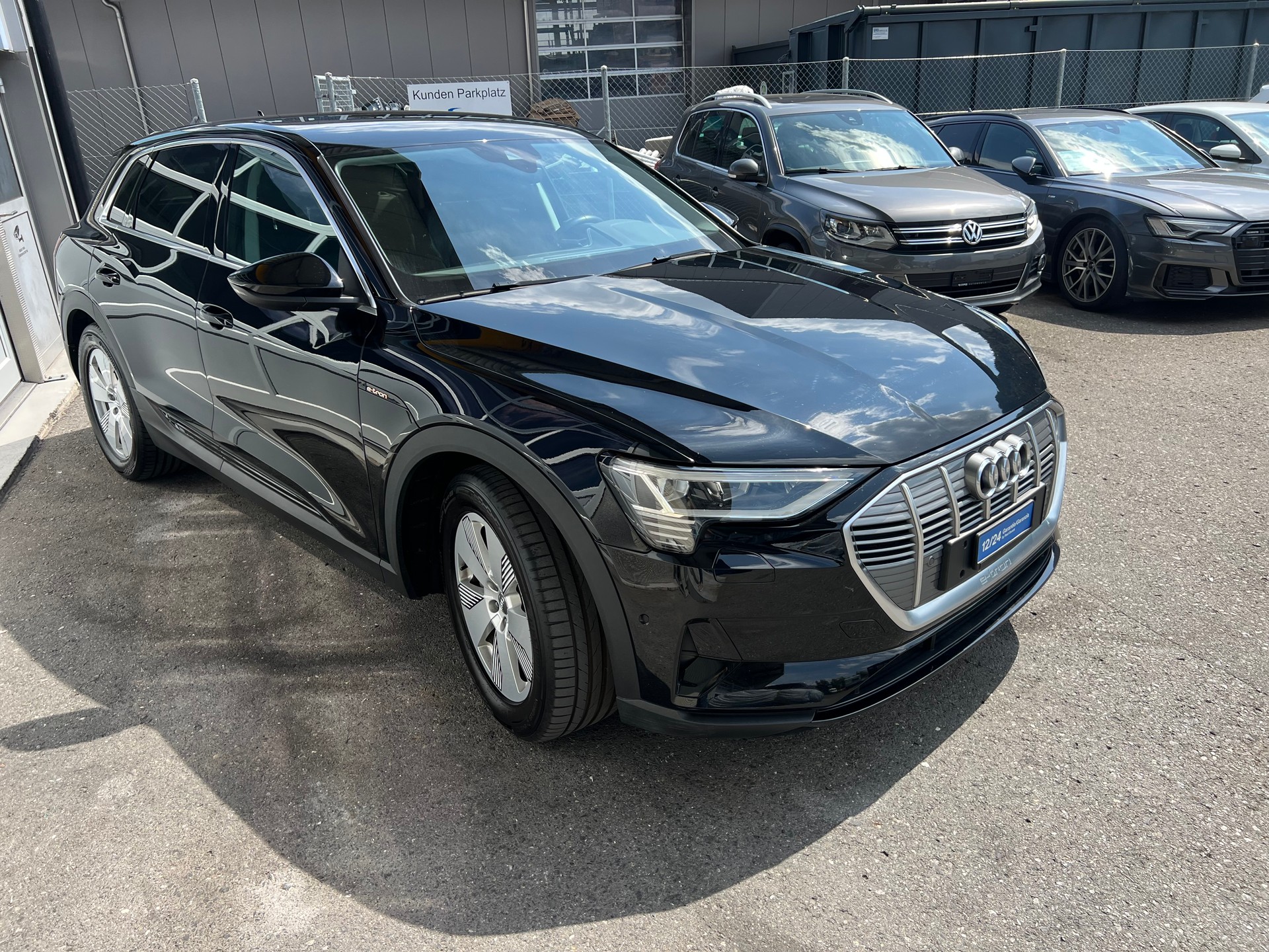 AUDI e-tron 55 quattro *** PS 360 * frisch ab MFK ***-showroom-element-3