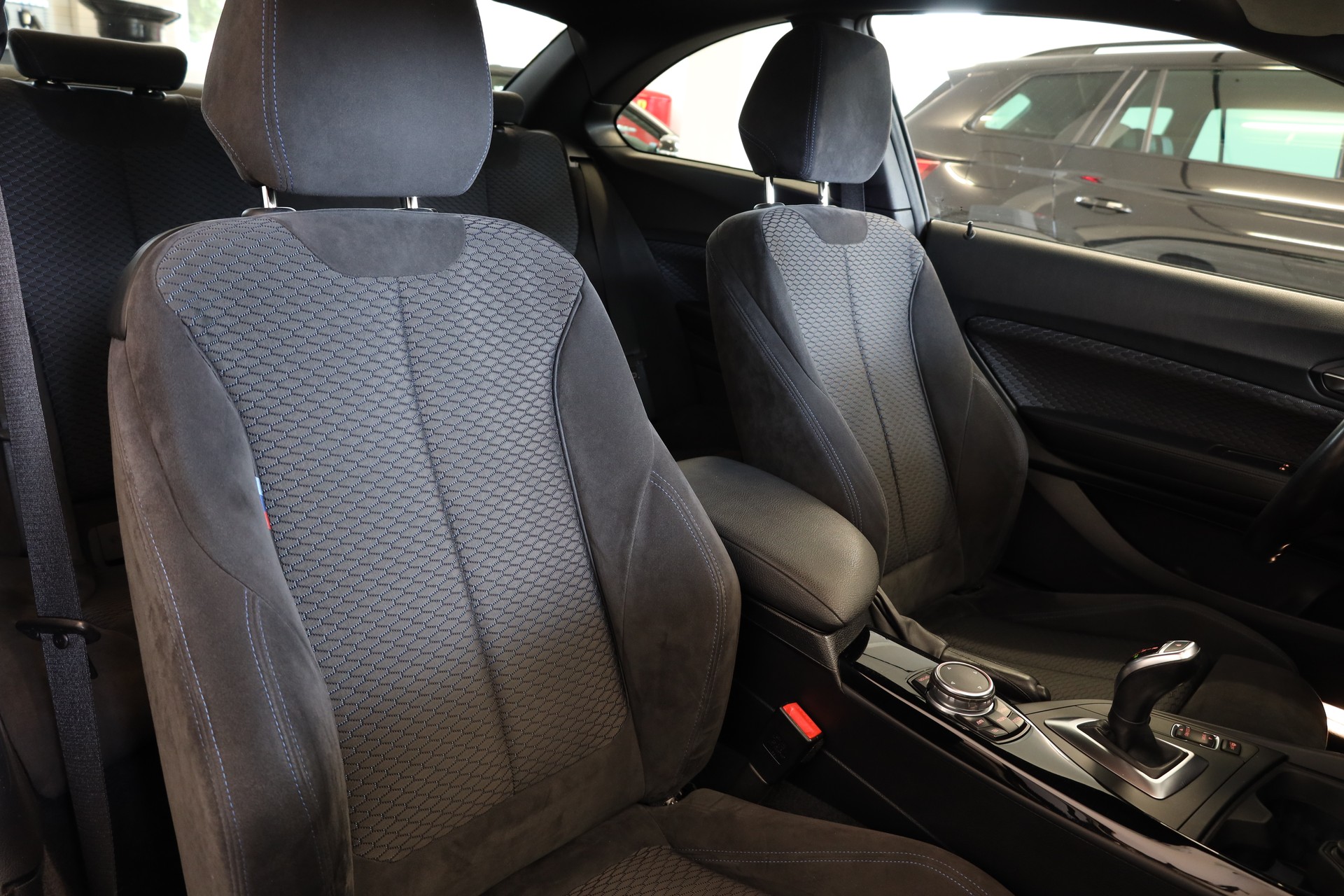 BMW M235i xDrive Steptronic-image-17