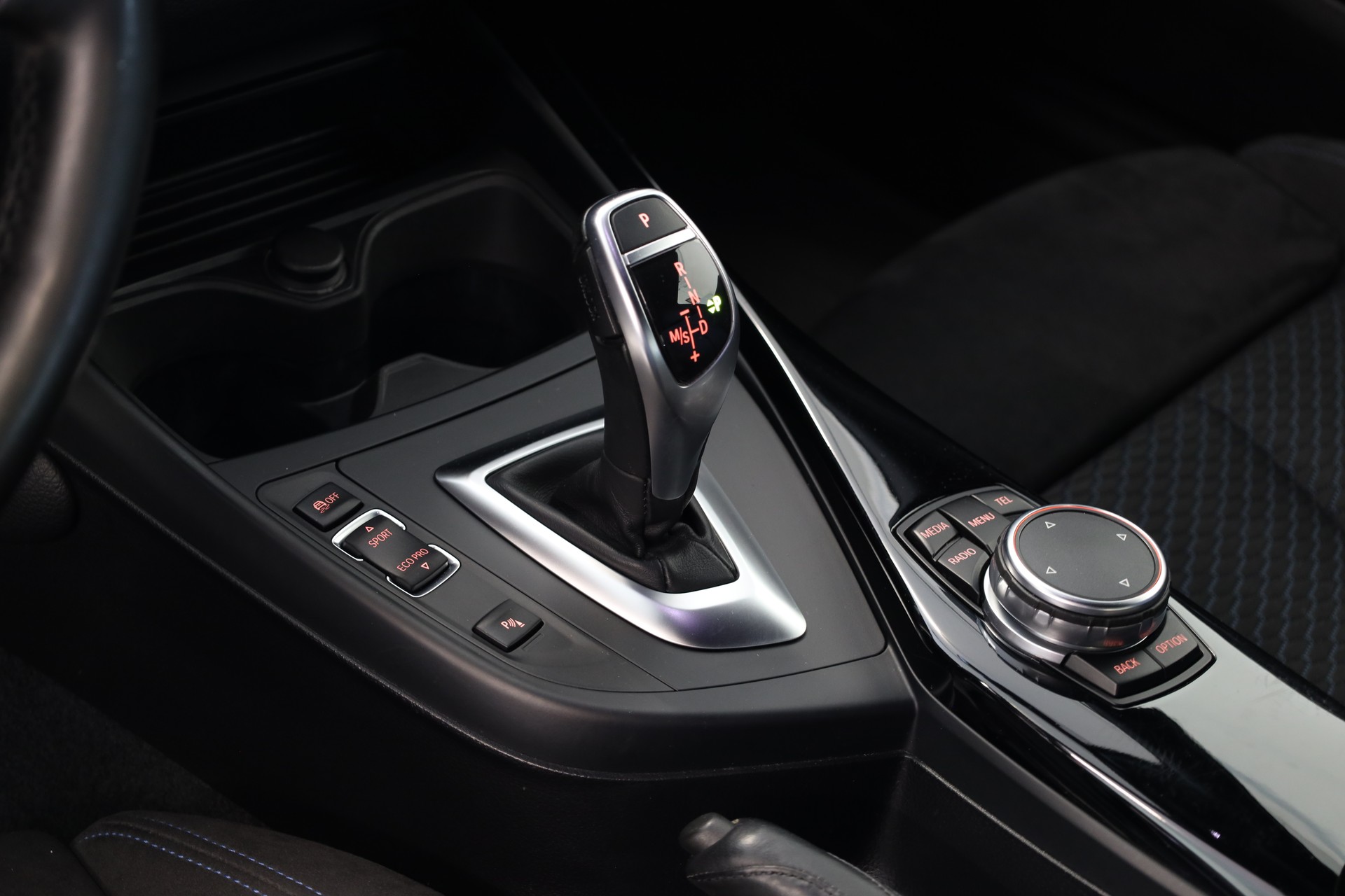 BMW M235i xDrive Steptronic-image-10