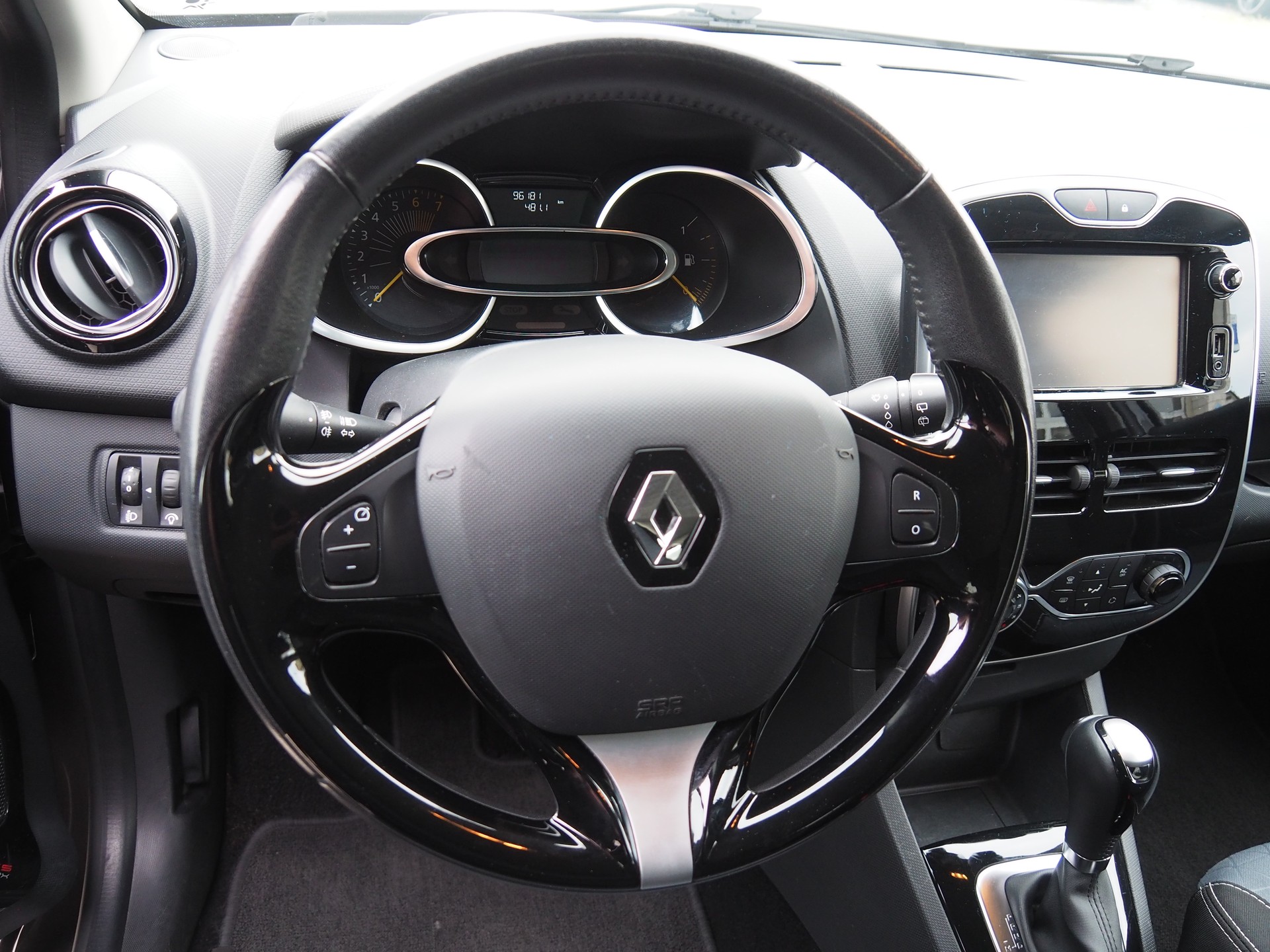 RENAULT Clio 1.2 16V T Dynamique EDC-image-13