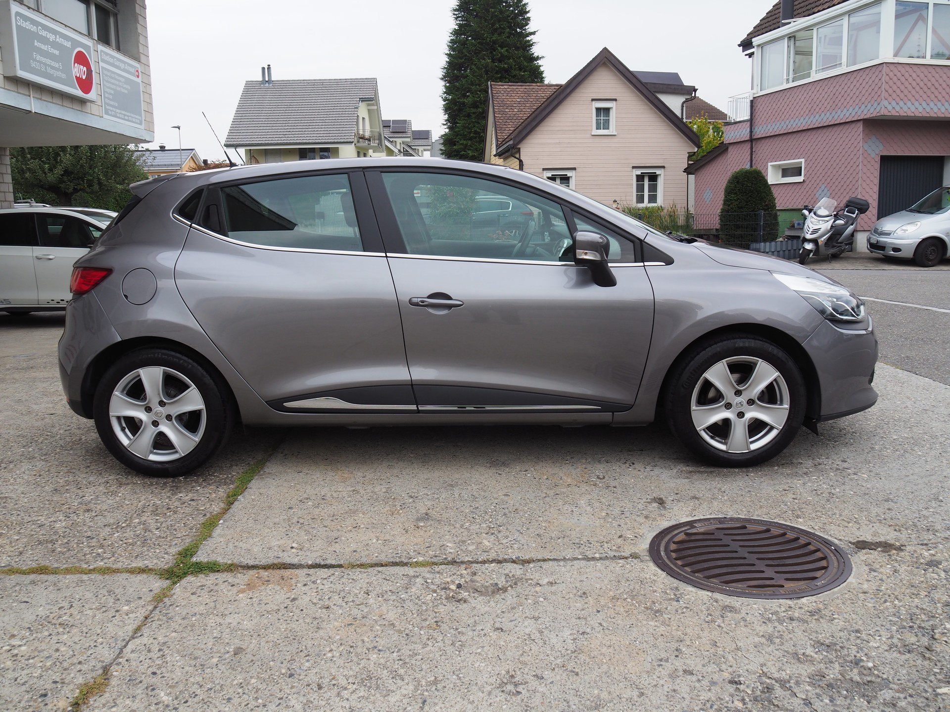 RENAULT Clio 1.2 16V T Dynamique EDC-image-6