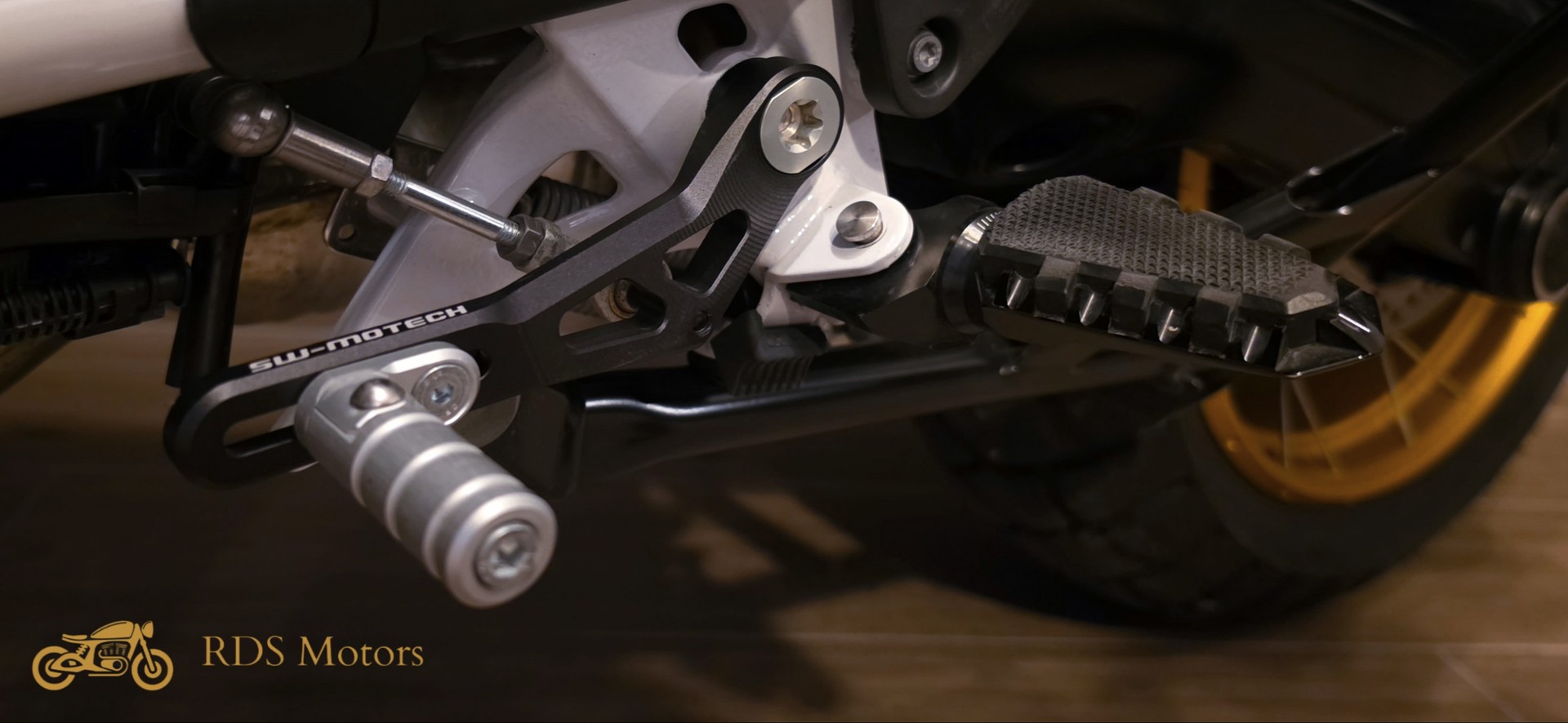 BMW R 1250 GS Akrapovic-image-13