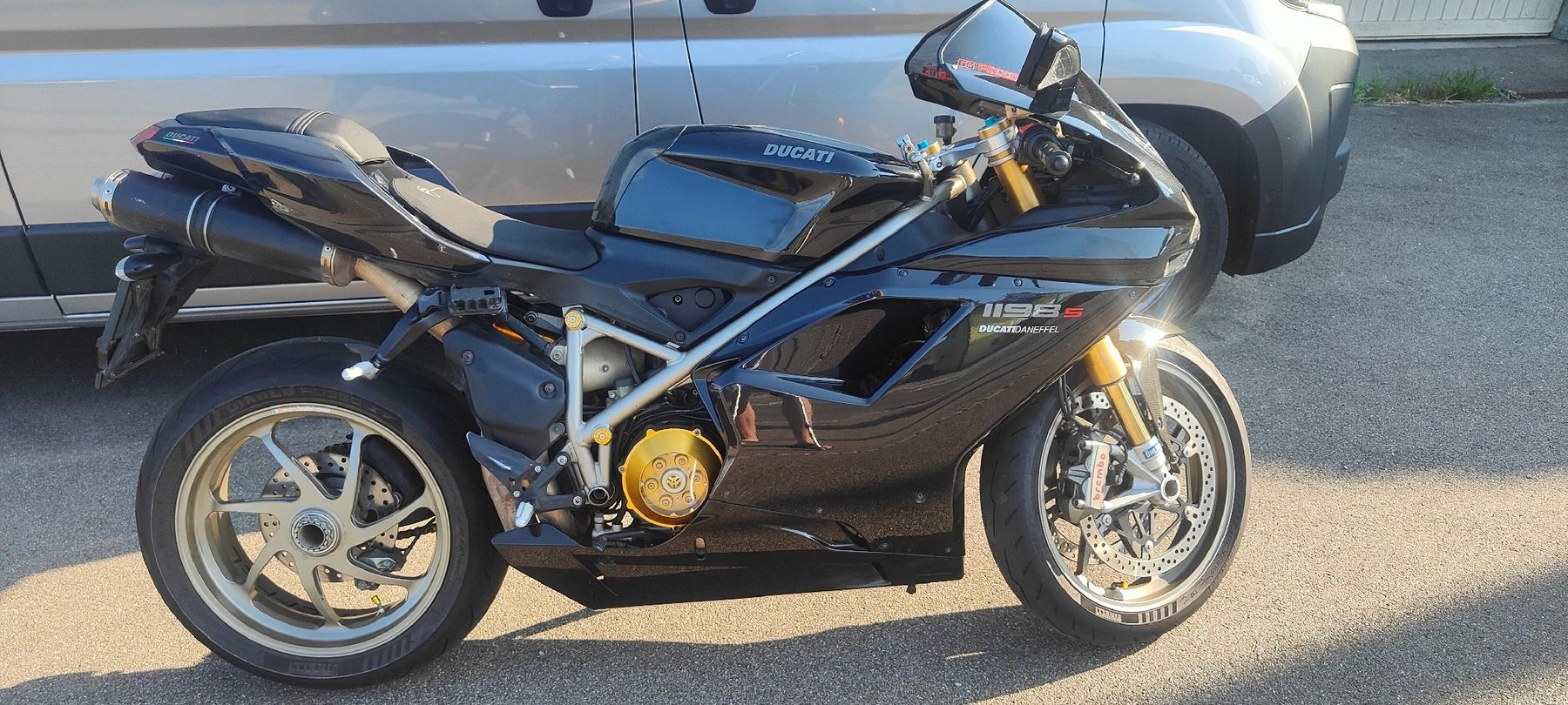 DUCATI 1198 S-image-0