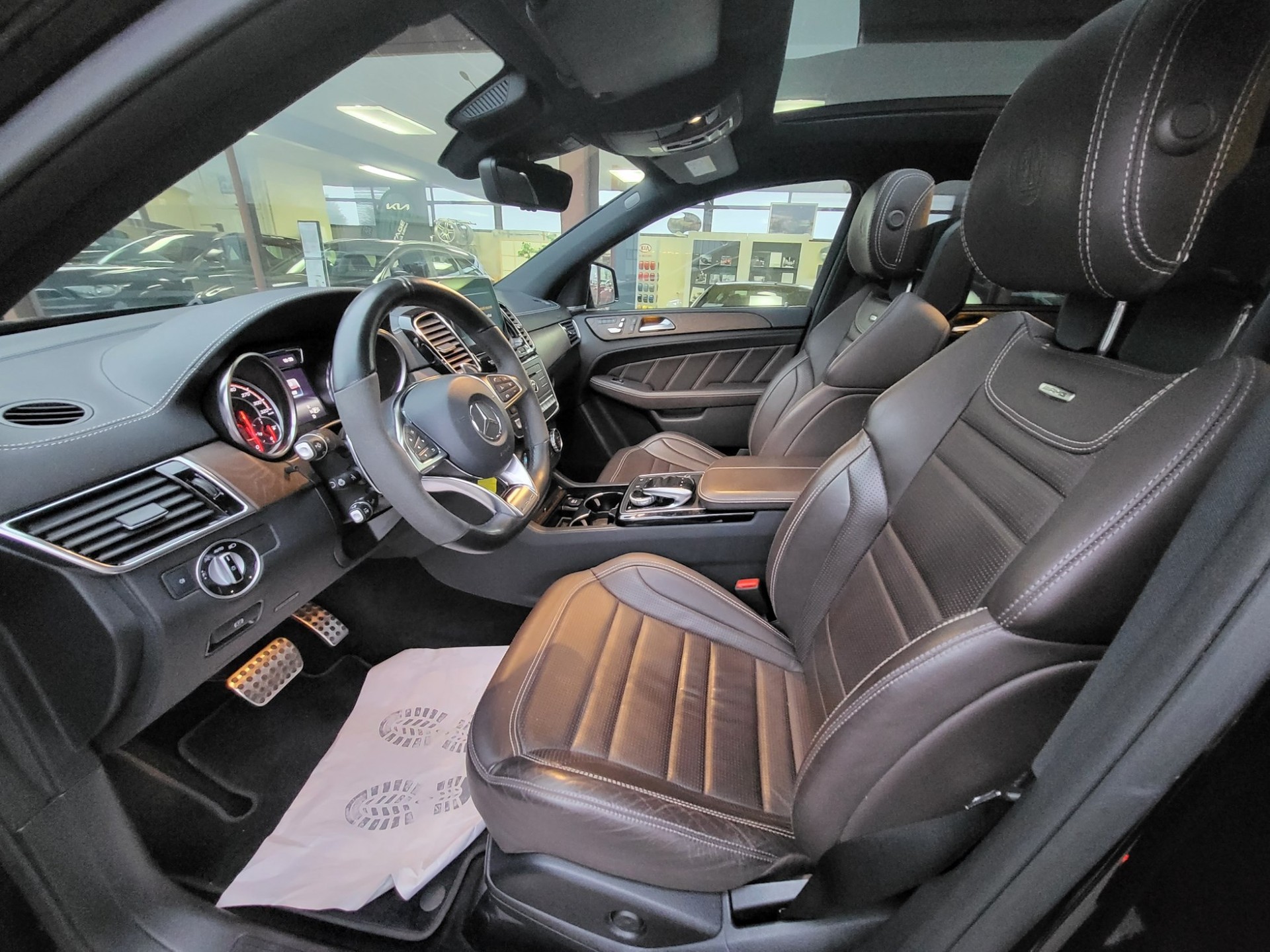 MERCEDES-BENZ C 220 d AMG Line 9G-Tronic-image-5