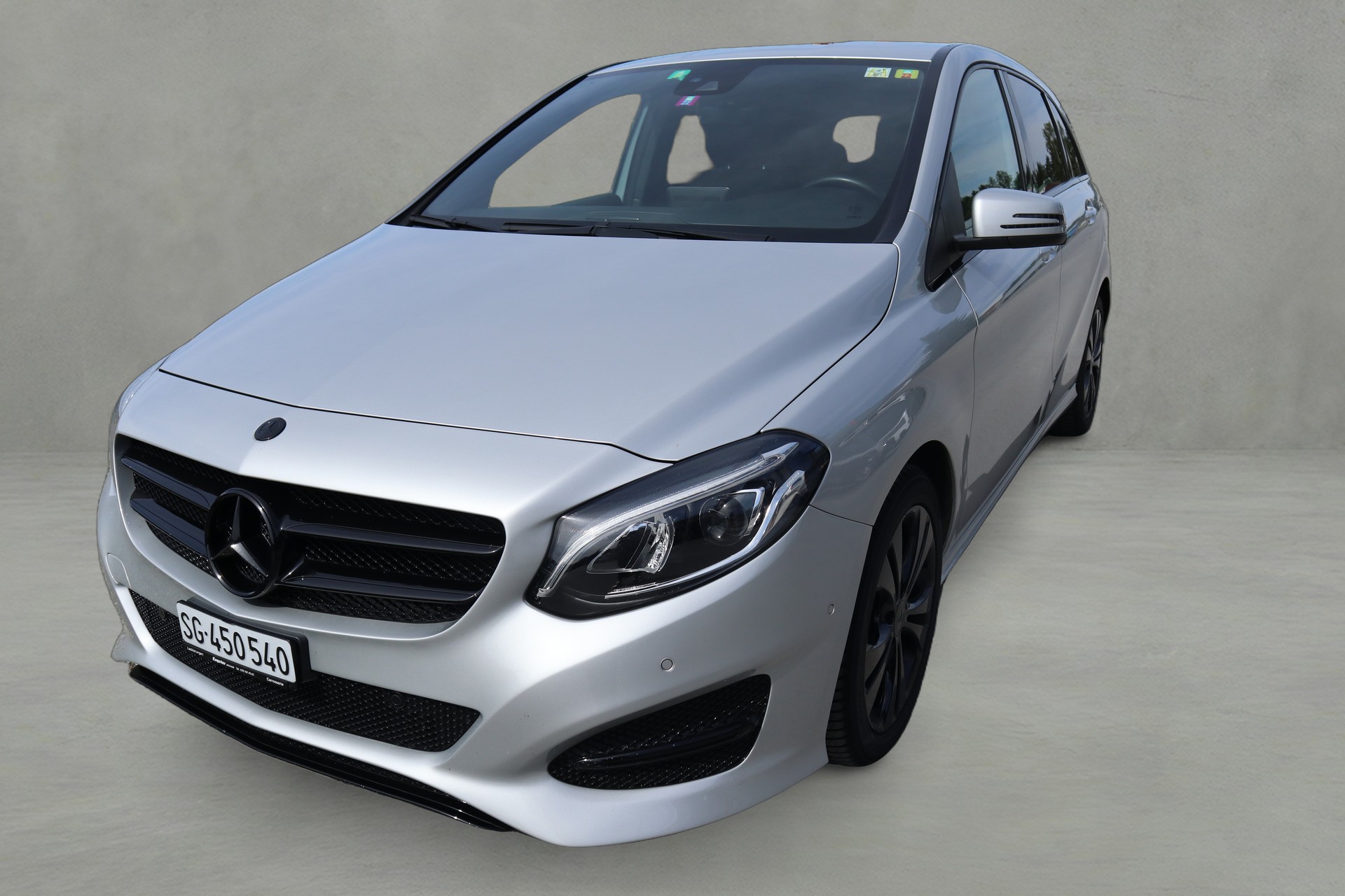 MERCEDES-BENZ B 180d-image-14