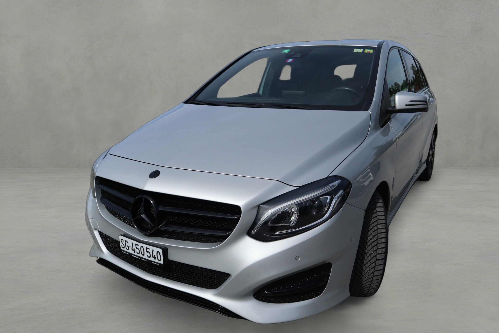 MERCEDES-BENZ B 180d