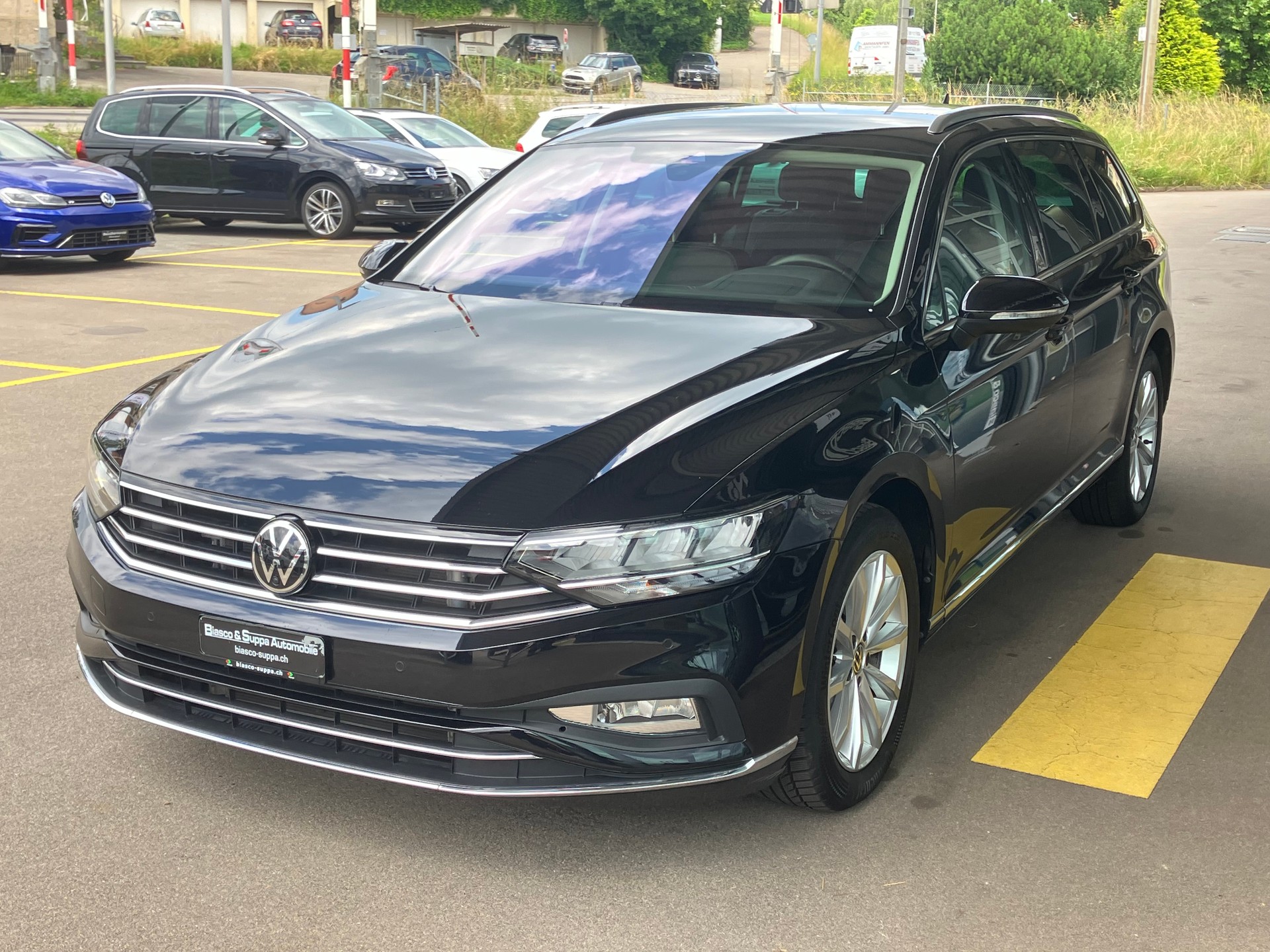 VW Passat 2.0 TDI BMT Elegance 4Motion DSG-image-2