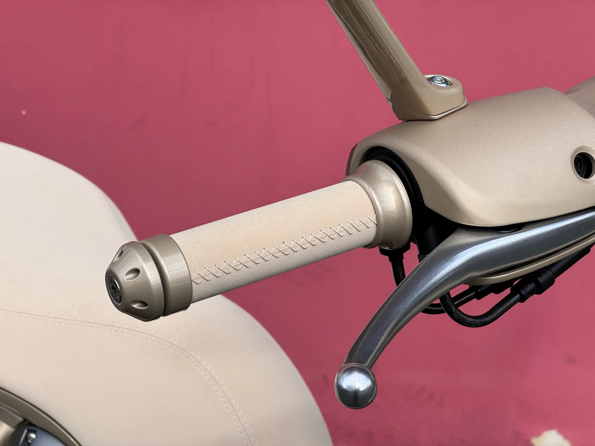 PIAGGIO Vespa 946 125 Dragon-image-14