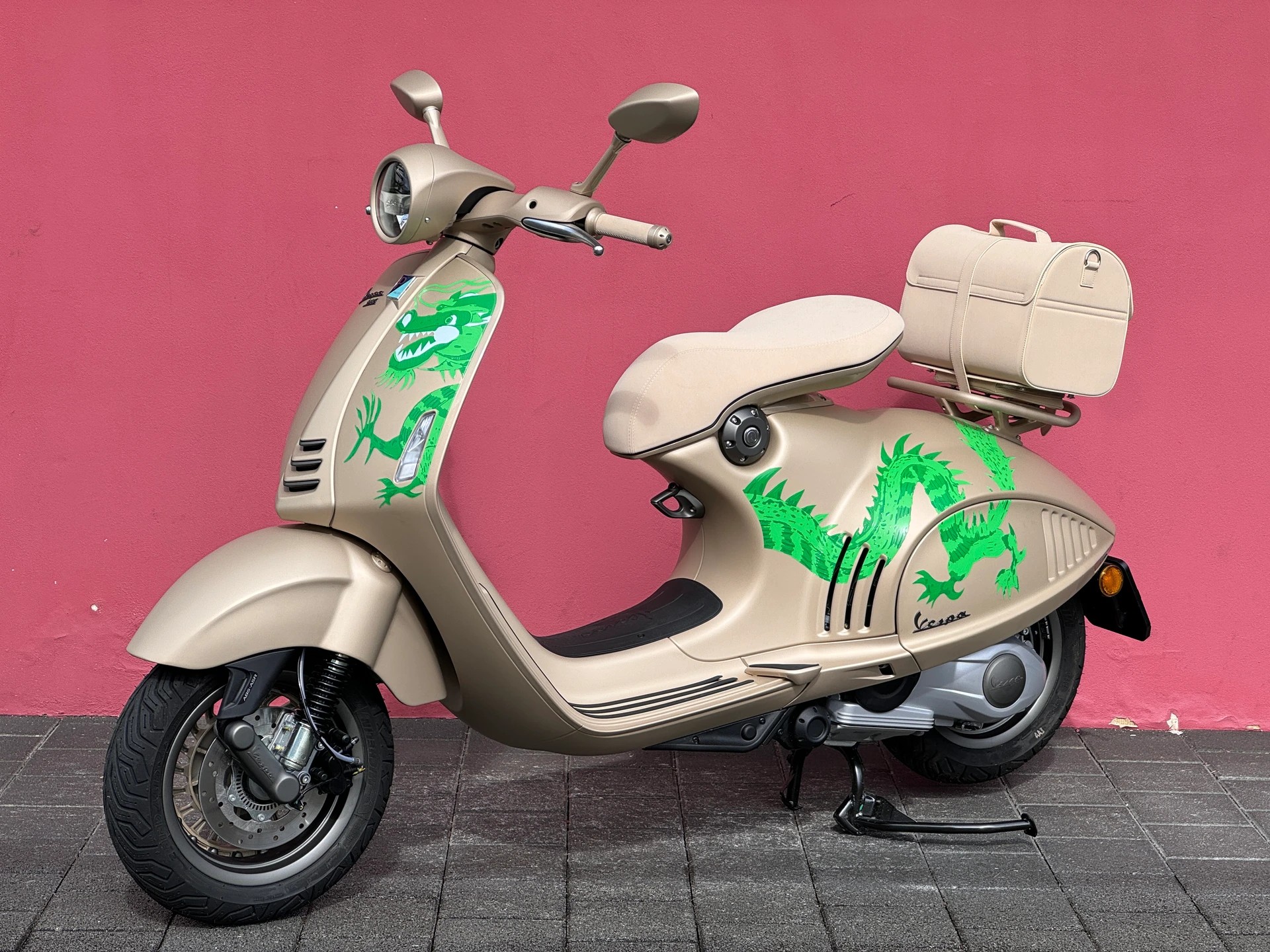 PIAGGIO Vespa 946 125 Dragon-image-15