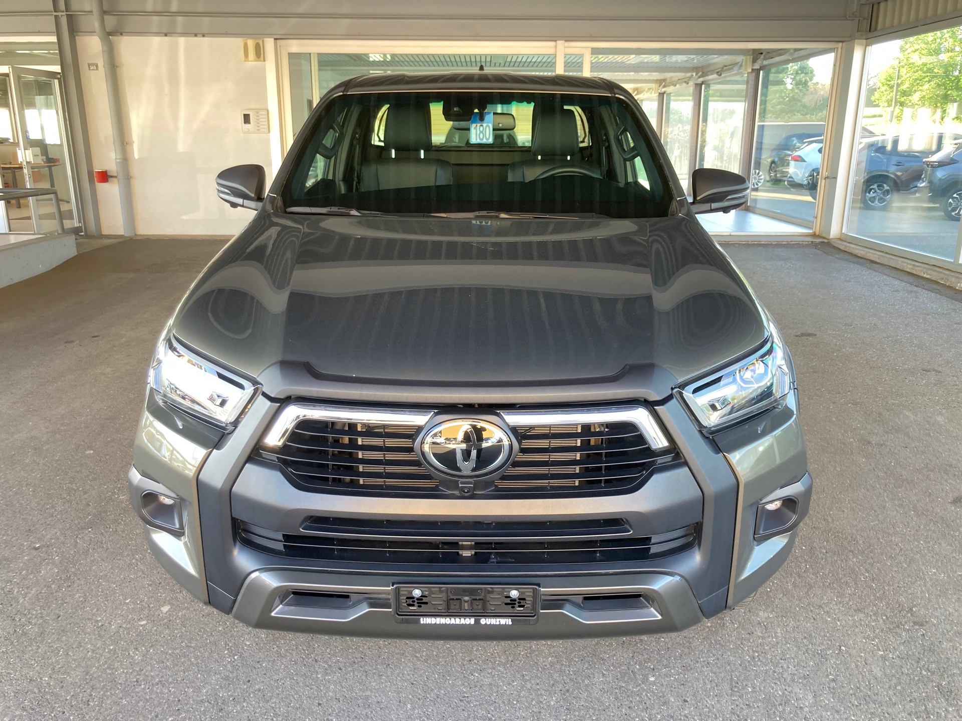 TOYOTA Hilux 2.8D-4D Invincible Extra Cab 4x4 A-image-1