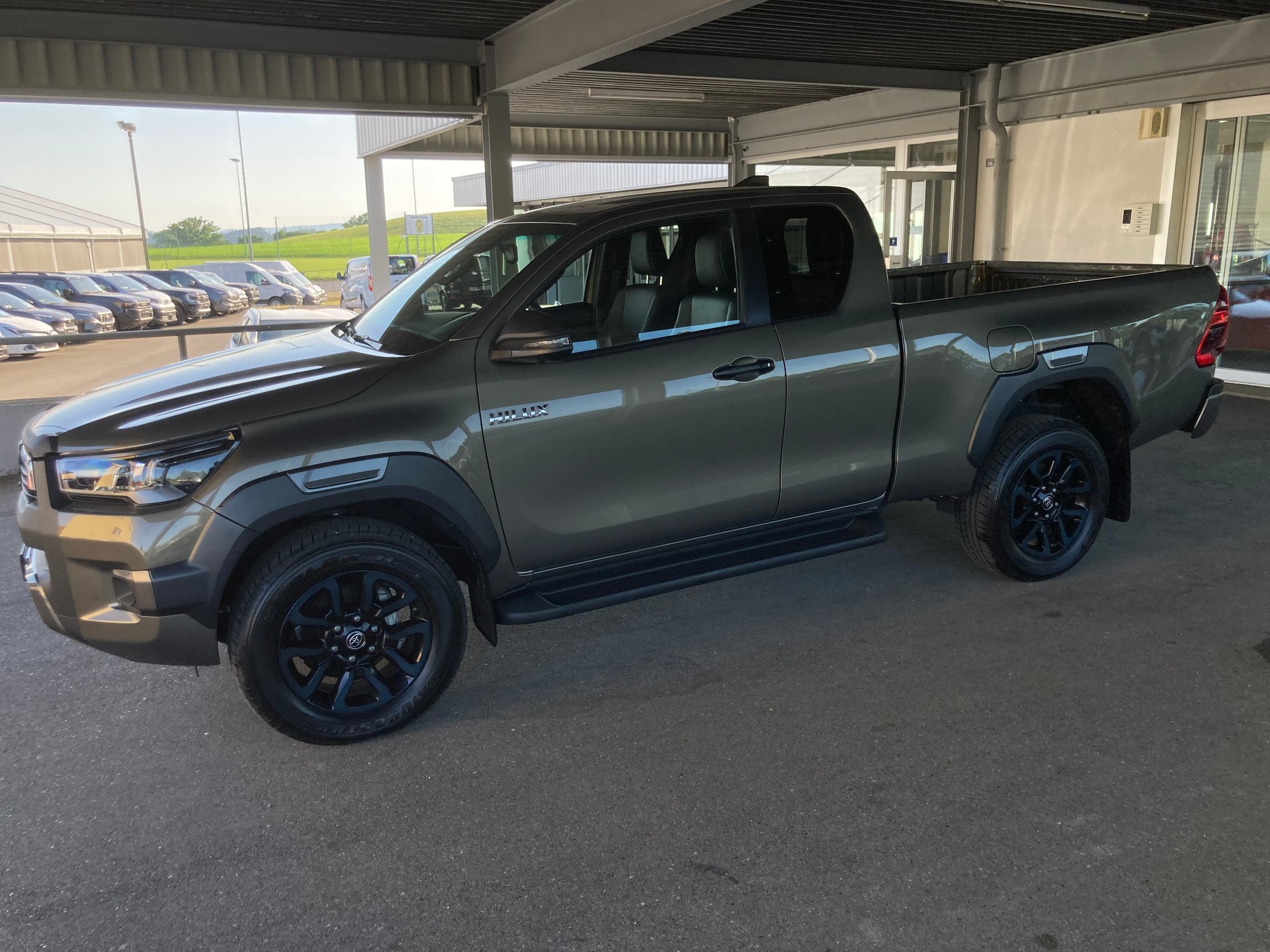 TOYOTA Hilux 2.8D-4D Invincible Extra Cab 4x4 A-image-7