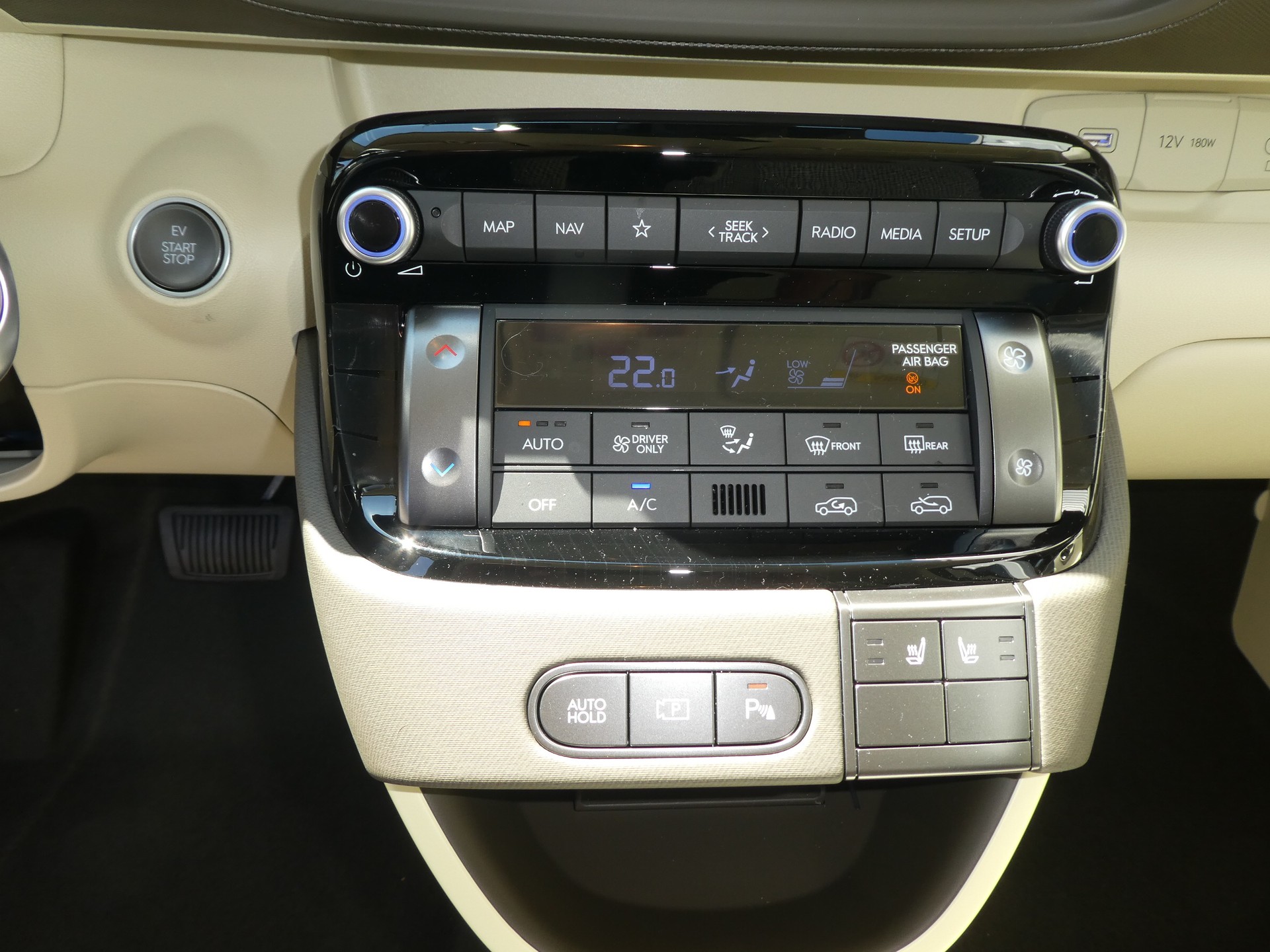 HYUNDAI Inster 49kWh Amplia Wärmepumpe-image-7