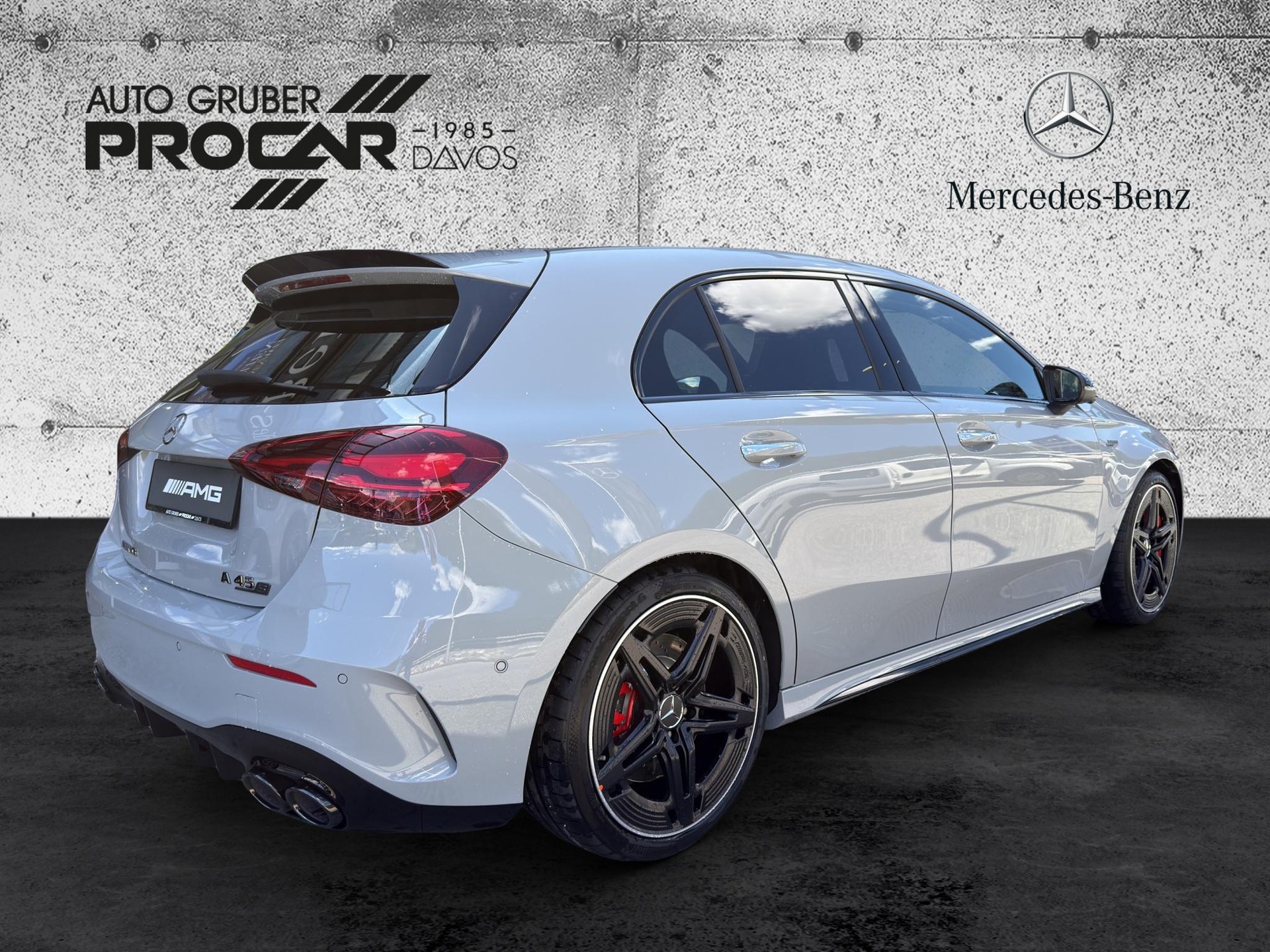 MERCEDES-BENZ A 45 S AMG 4matic+-showroom-element-3