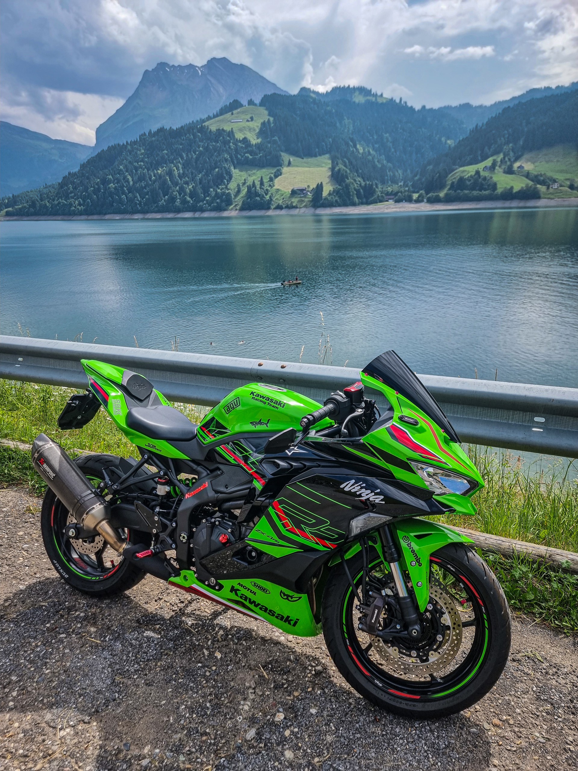 KAWASAKI Ninja ZX-4RR Performance KRT Edition * UNIKAT * 5 Jahre Garantie (Ab 1. Inv.)-image-1