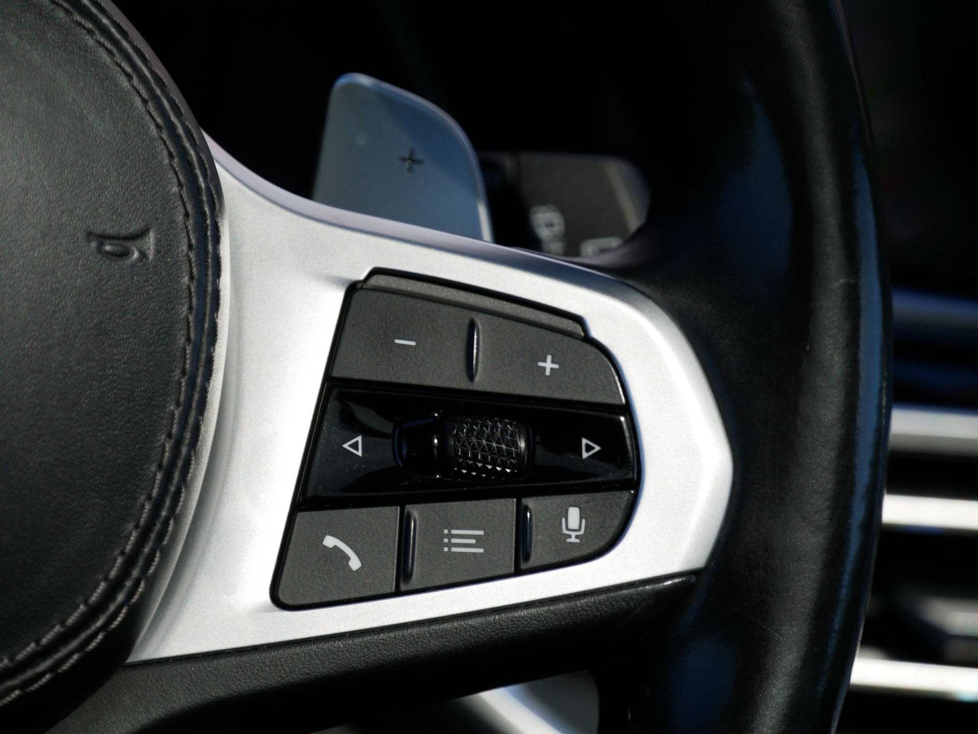 BMW X5 xDrive45e M Sport Steptronic-image-16