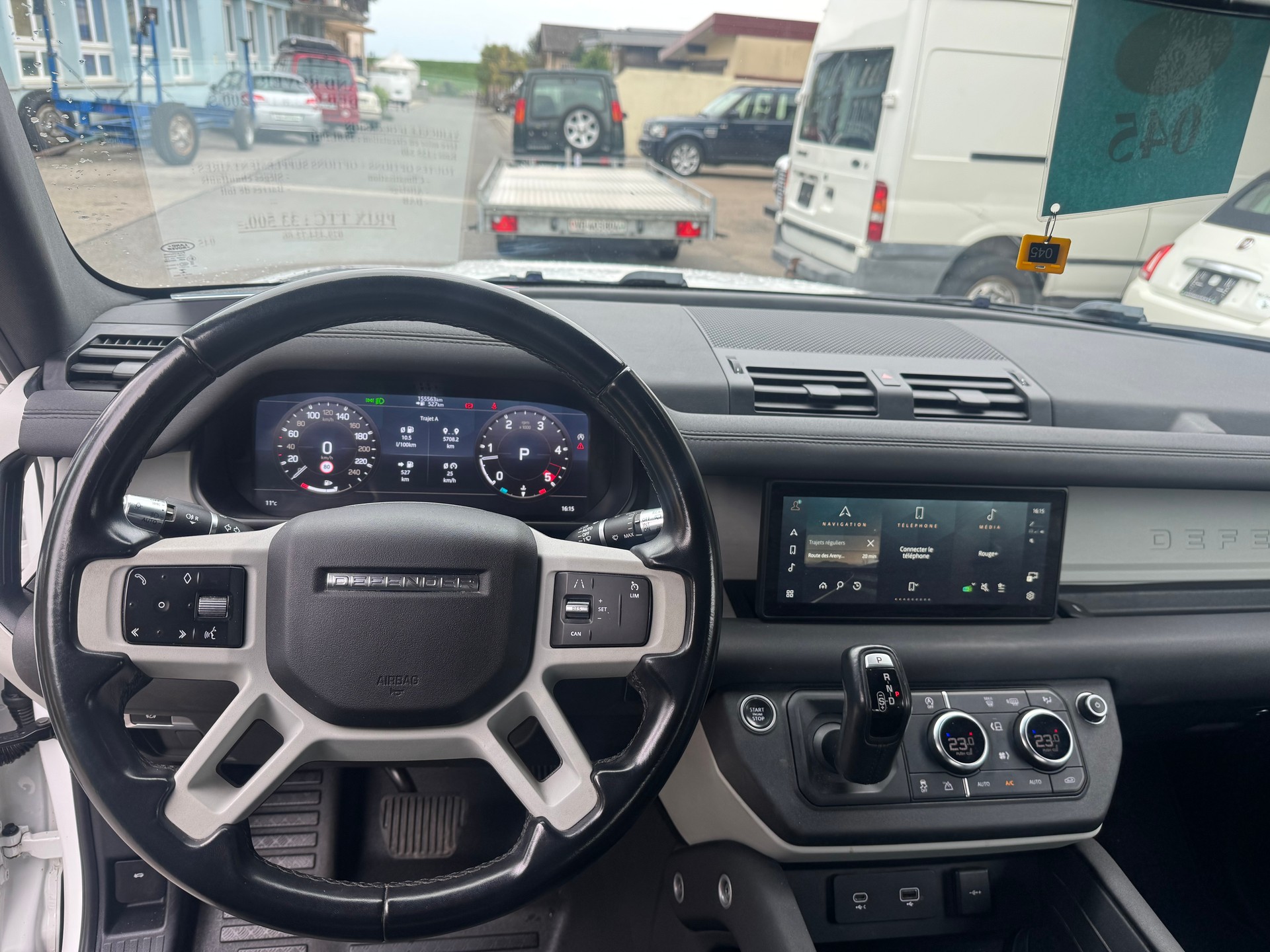 LAND ROVER Defender 90 3.0D I6 200 S AT8-image-9