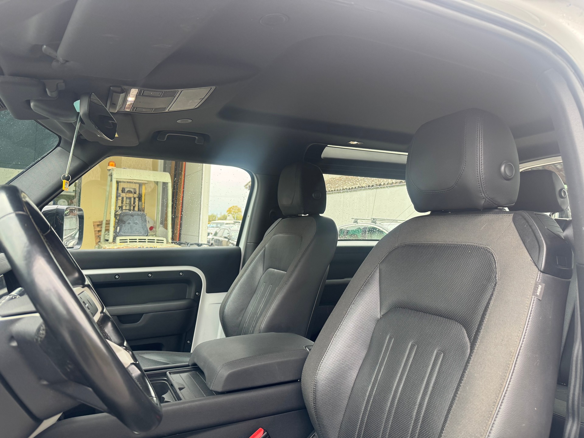 LAND ROVER Defender 90 3.0D I6 200 S AT8-image-8