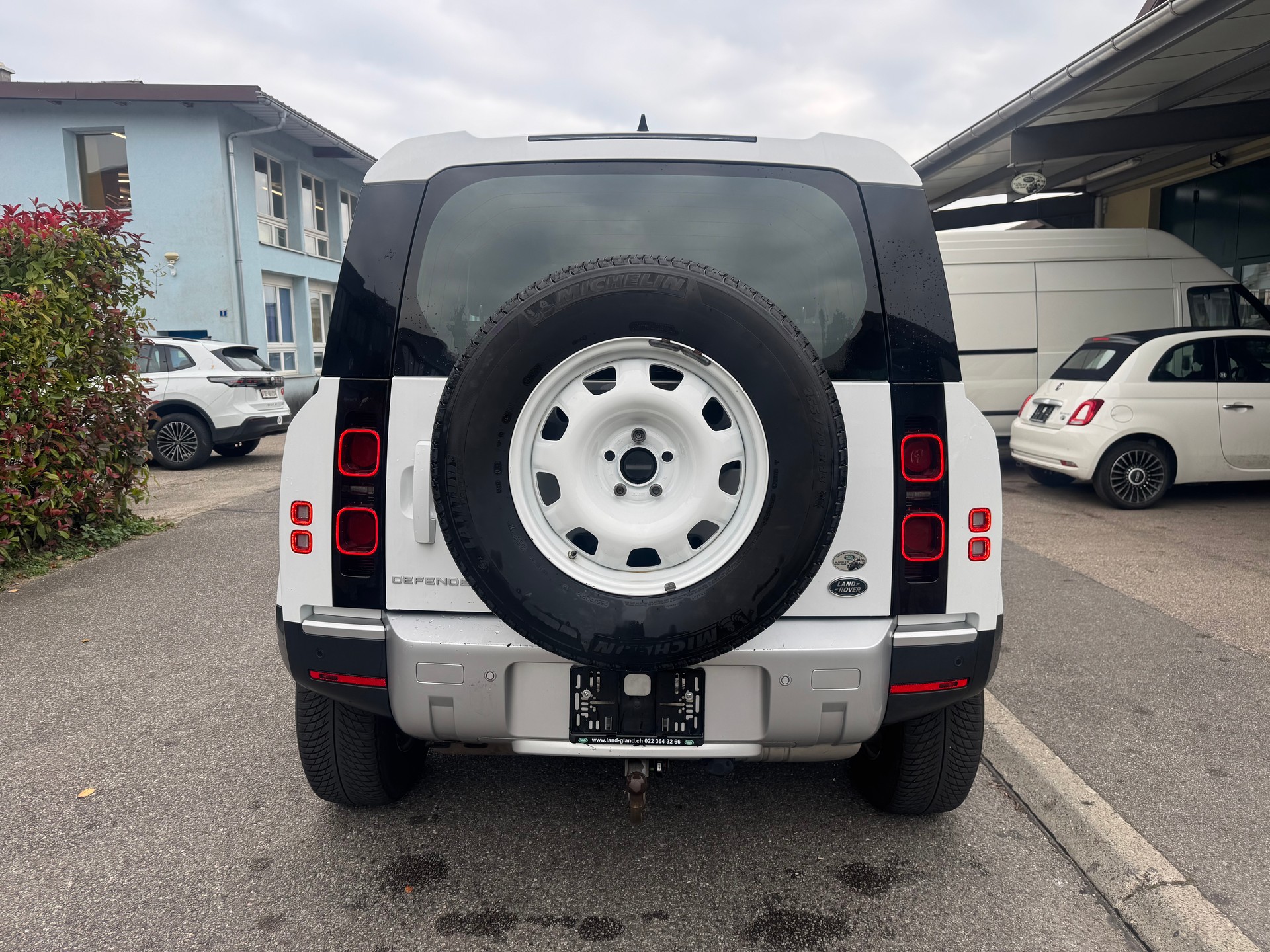 LAND ROVER Defender 90 3.0D I6 200 S AT8-image-5