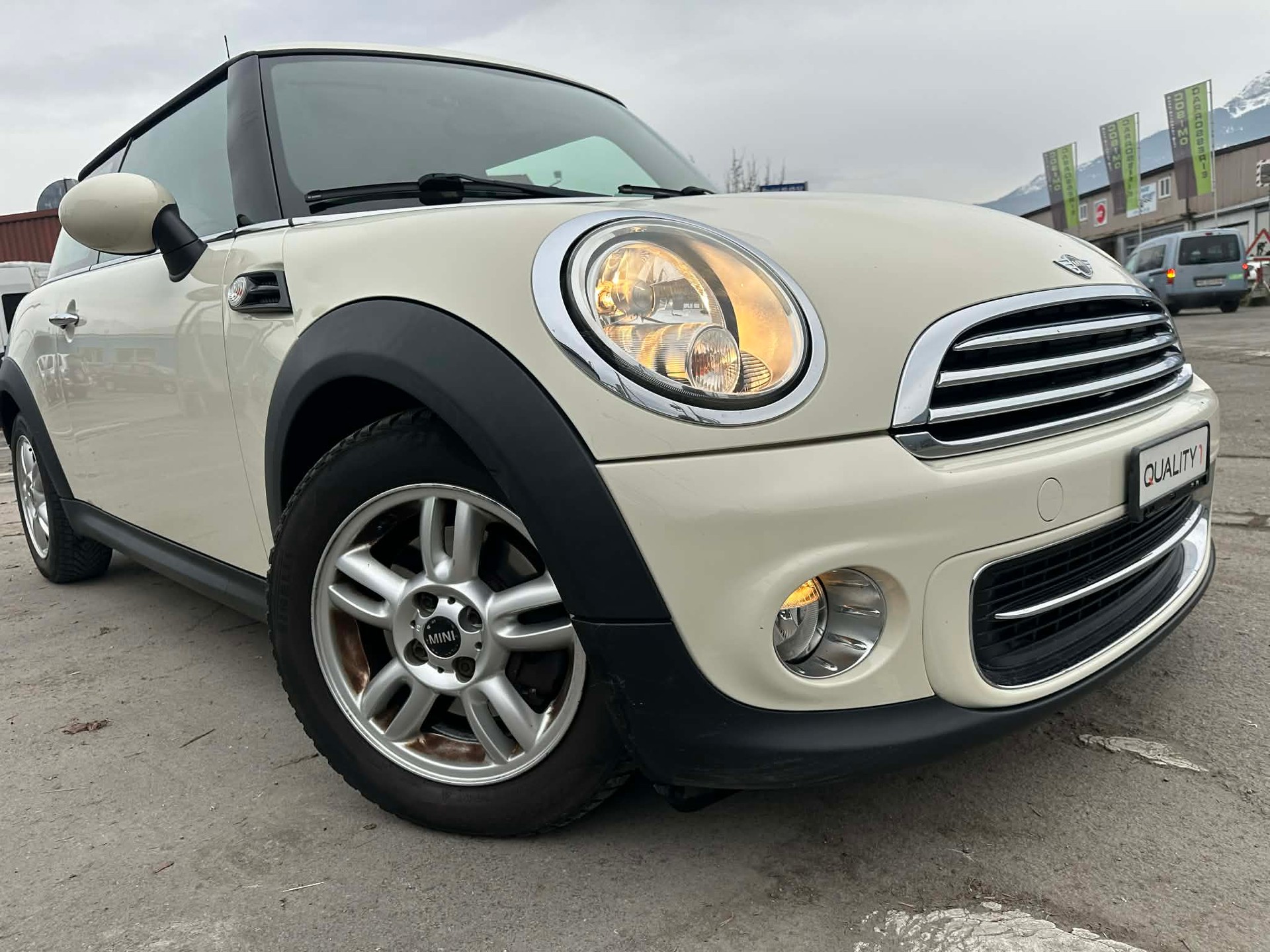 MINI Cooper-image-1