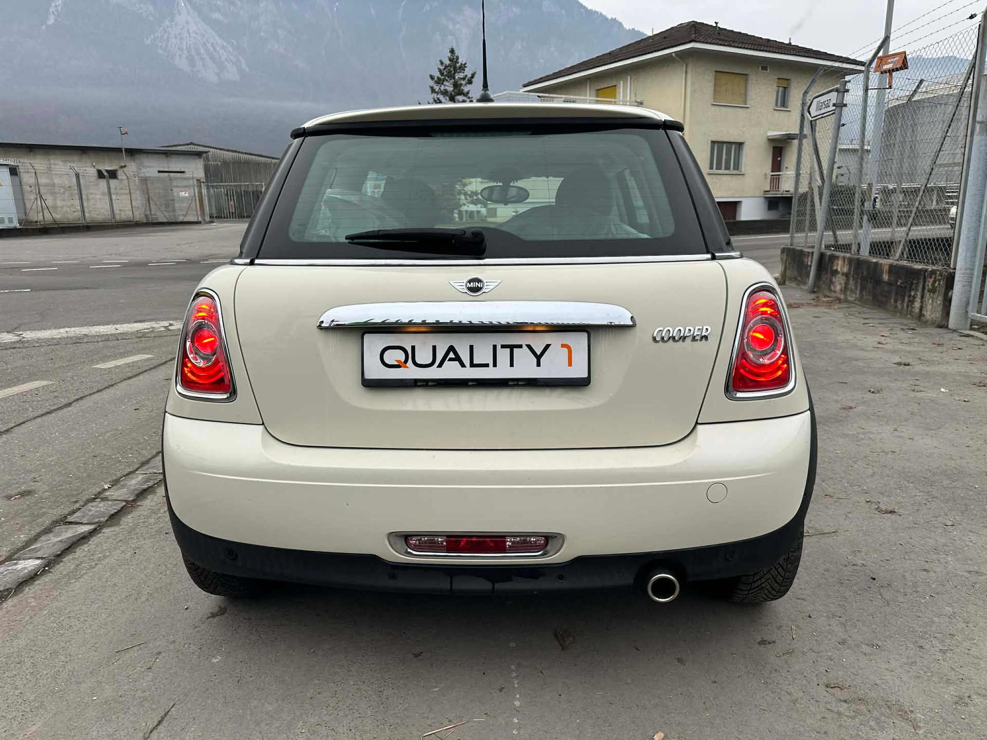 MINI Cooper-image-3