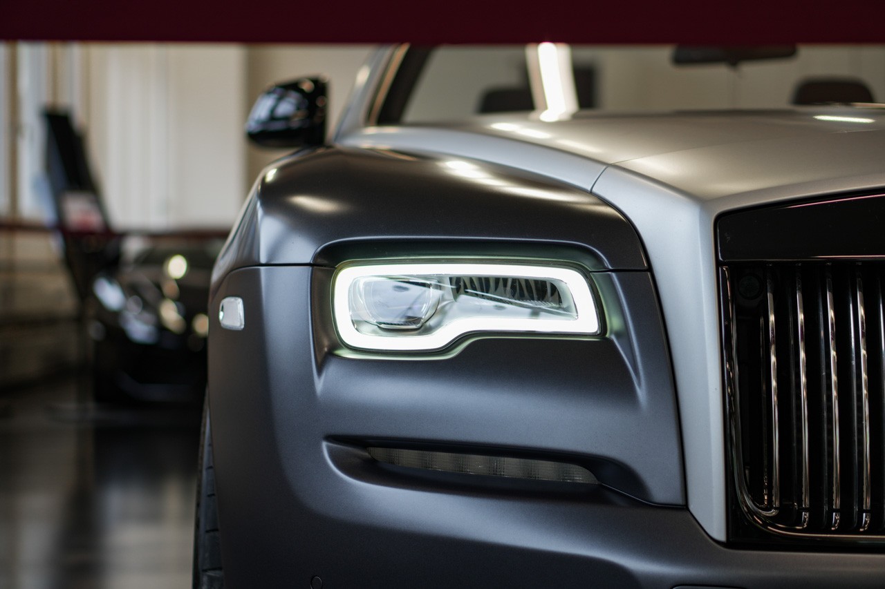 ROLLS-ROYCE Dawn 6.6 V12 Black Badge-image-8