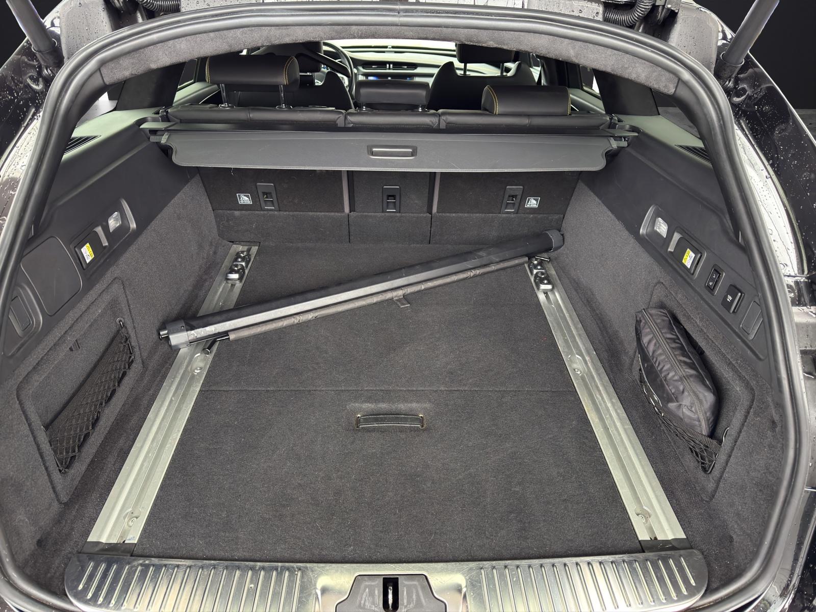 JAGUAR XF Sportbrake 2.0 T 300 Sport AWD-image-4