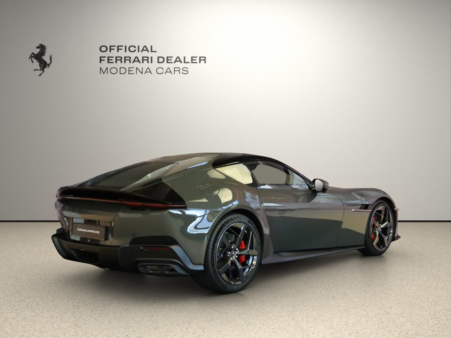 FERRARI 12 Cilindri-showroom-element-1