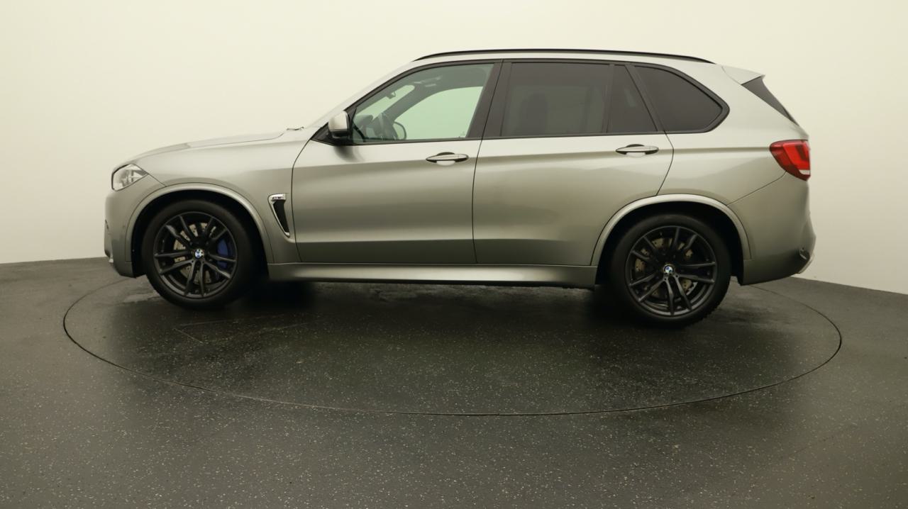 BMW X5M Steptronic-showroom-element-1