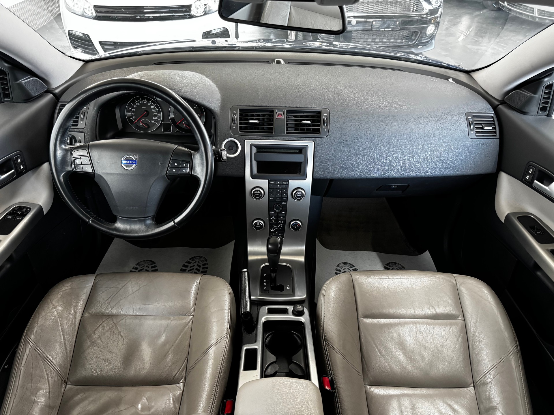 VOLVO C30 D5 Geartronic-image-14