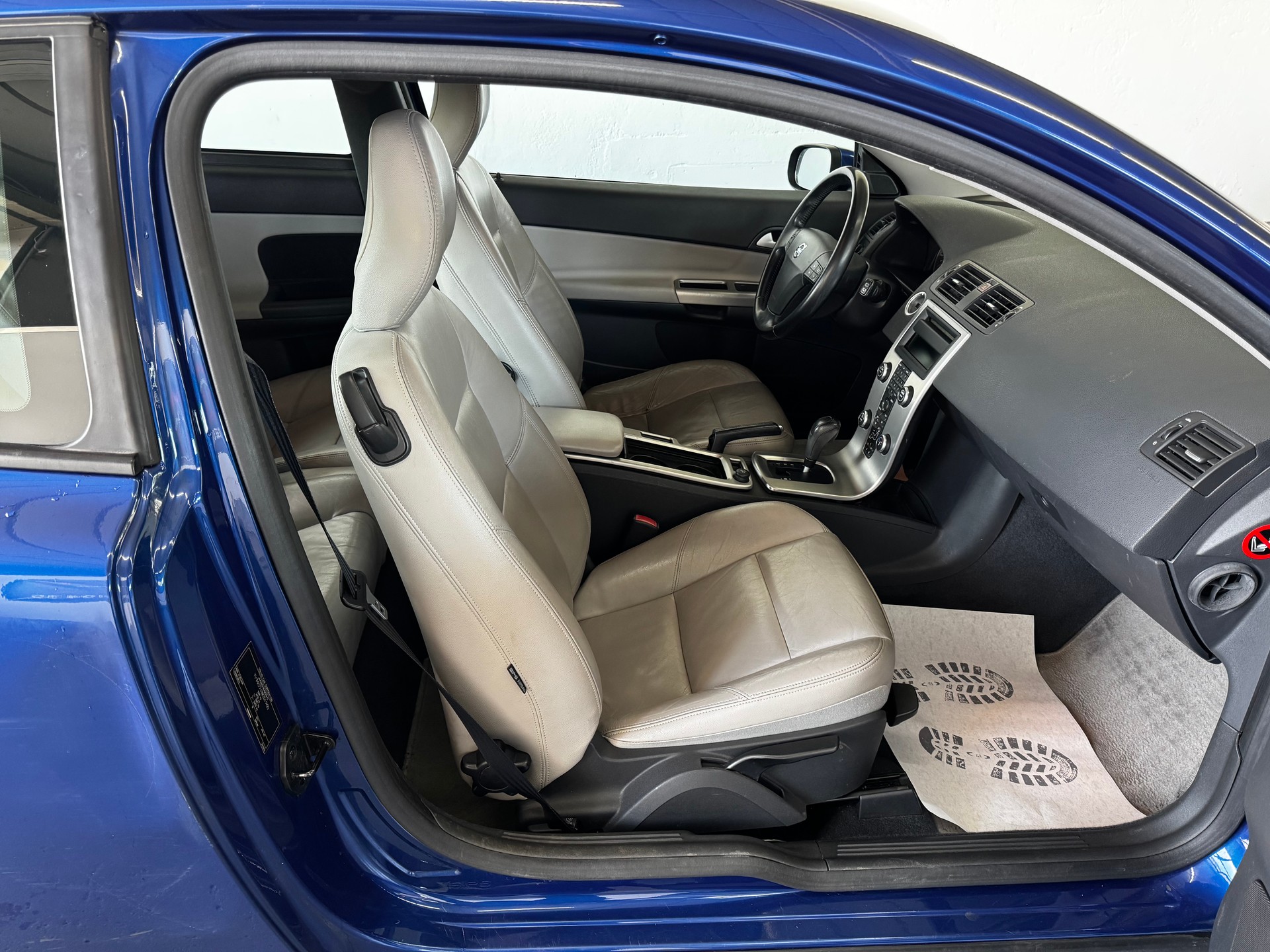 VOLVO C30 D5 Geartronic-image-17
