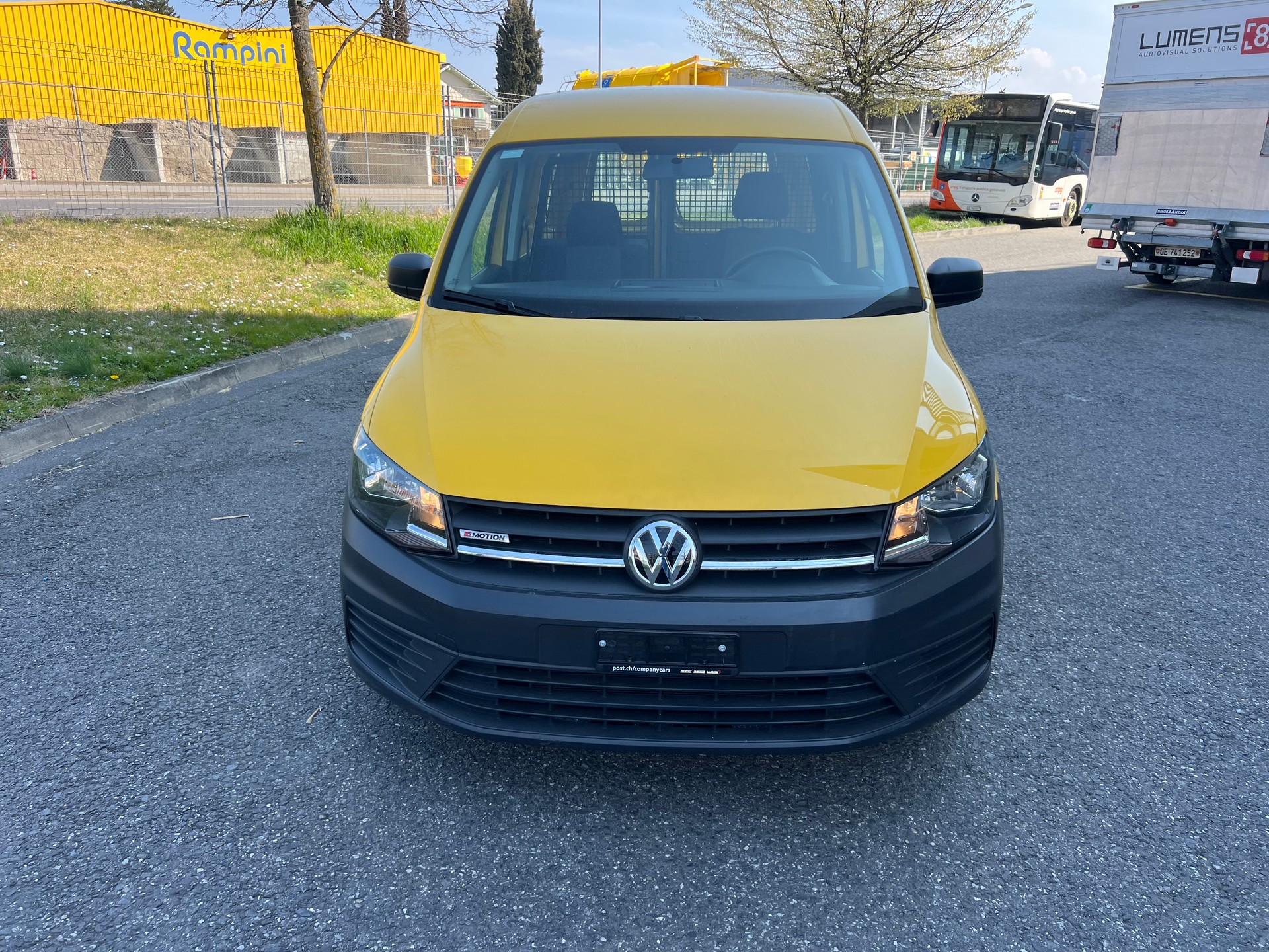 VW Caddy 2.0TDI 4Motion BlueMotion Technology-image-1